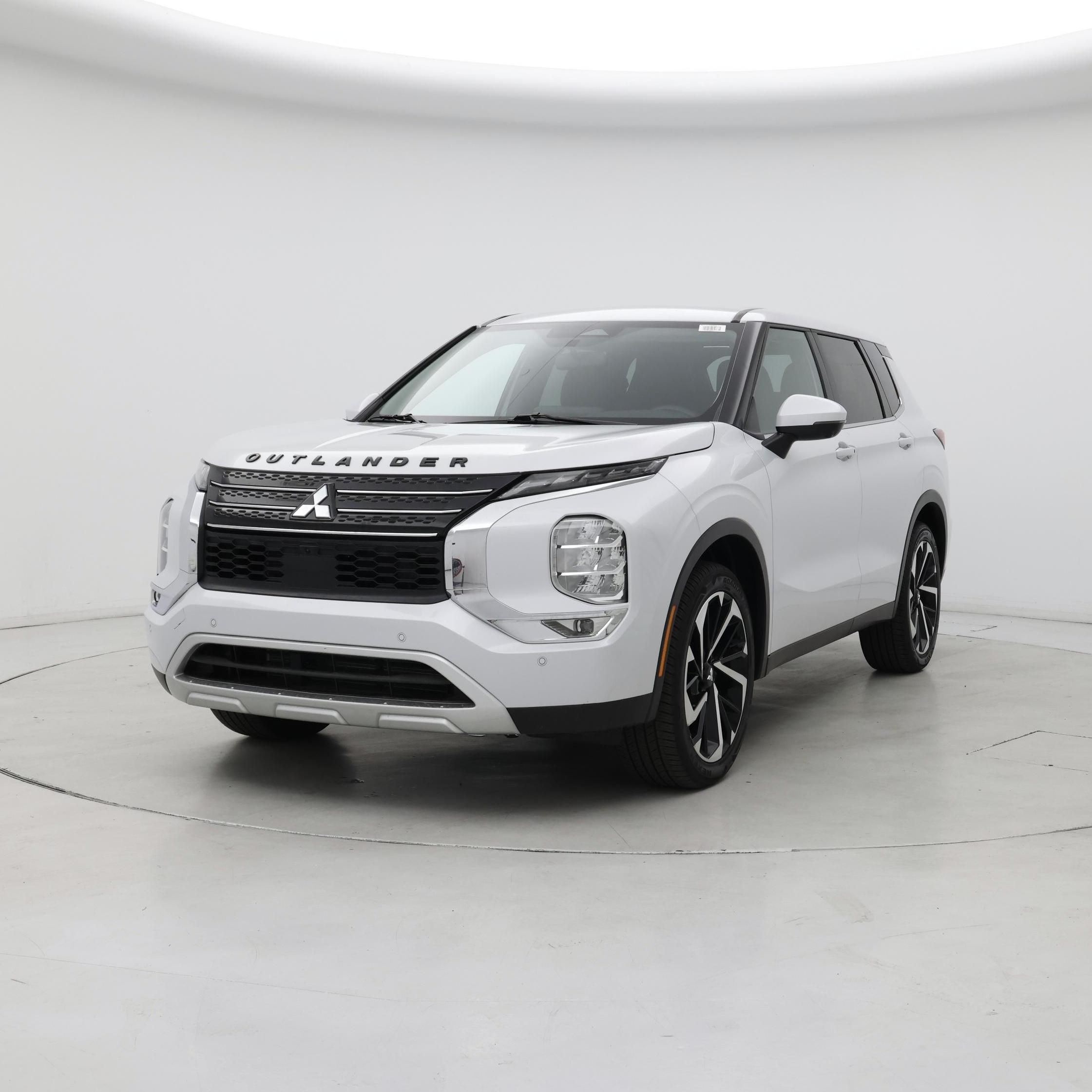 Thumbnail: 2024 Mitsubishi Outlander - 4