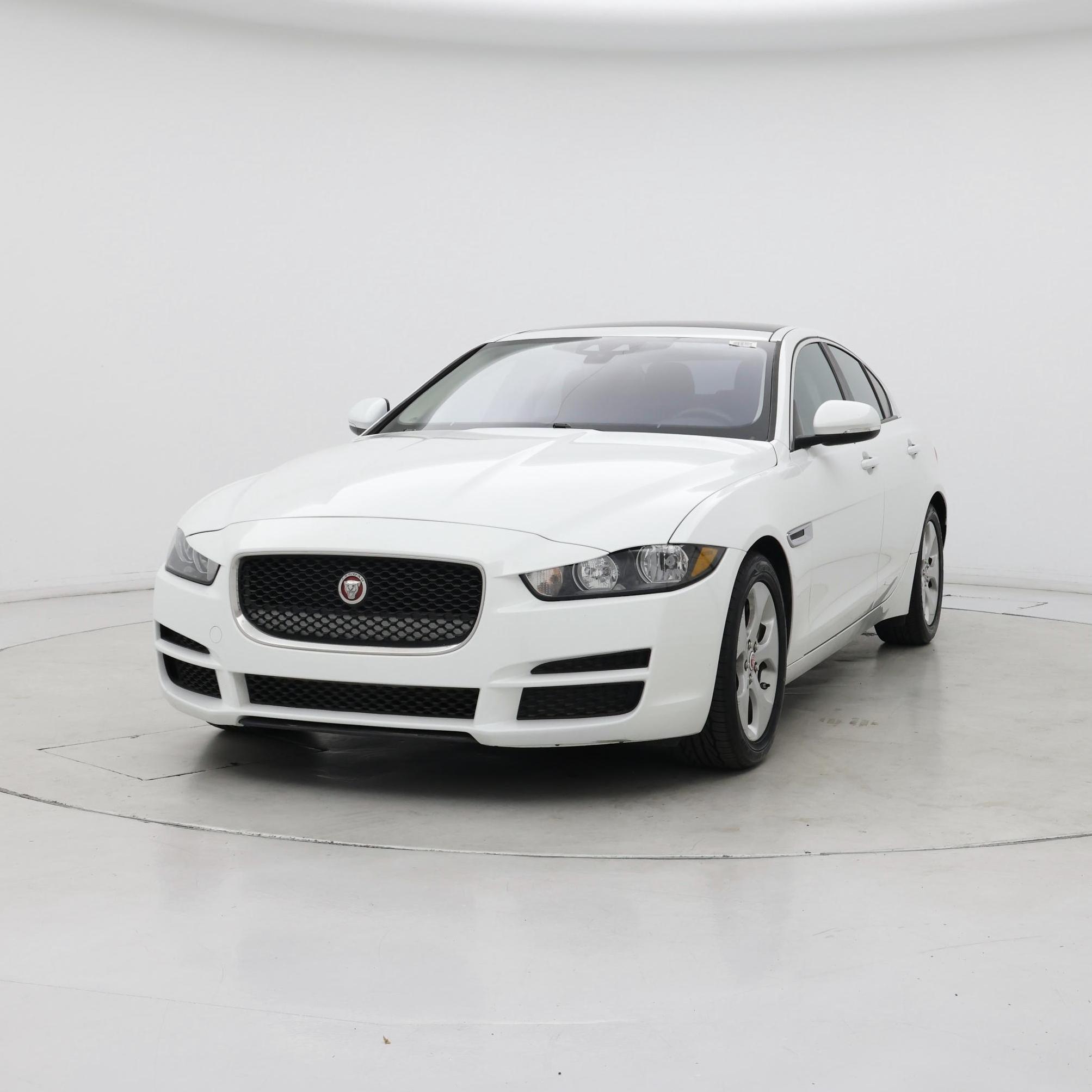 Thumbnail: 2018 Jaguar XE - 4