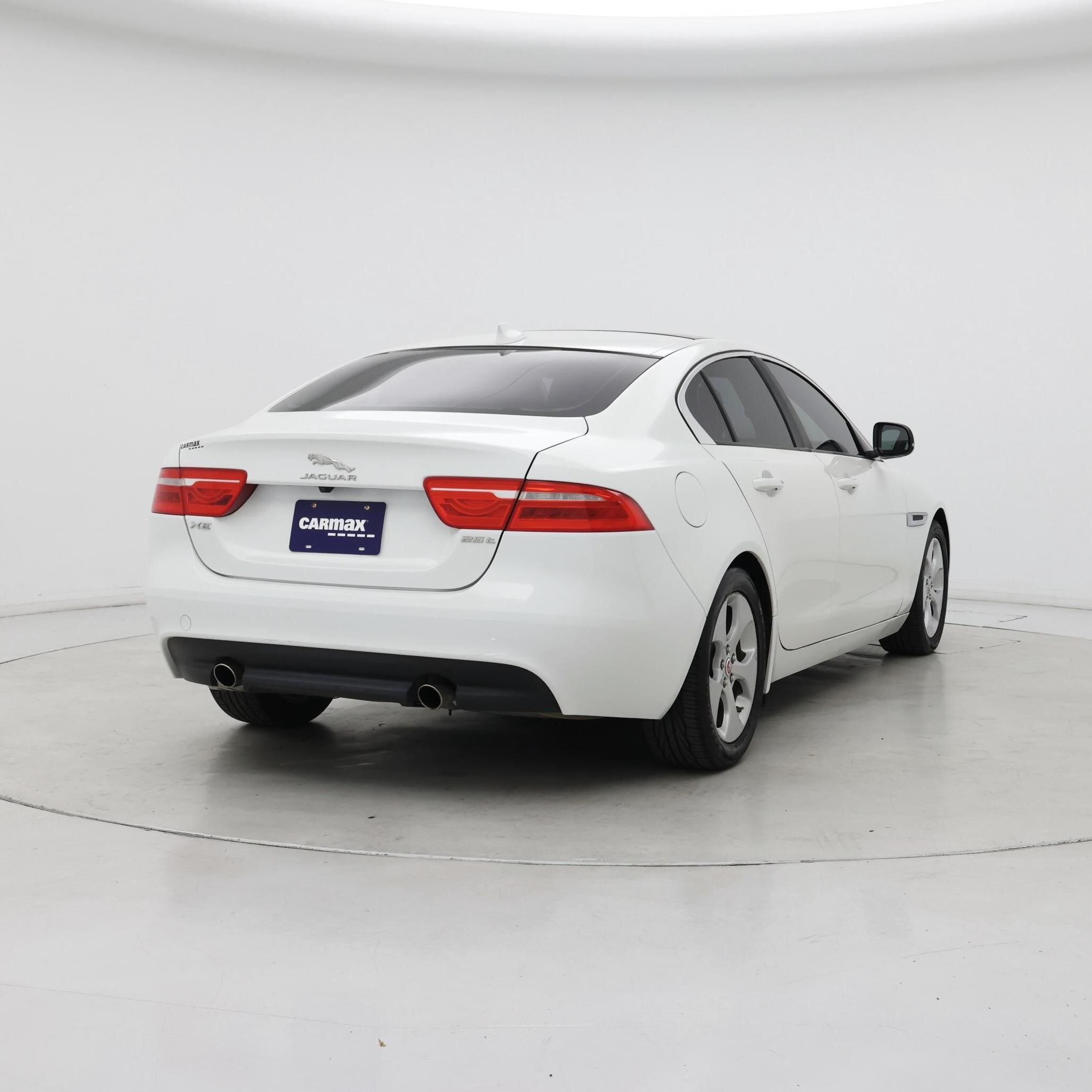 Thumbnail: 2018 Jaguar XE - 8