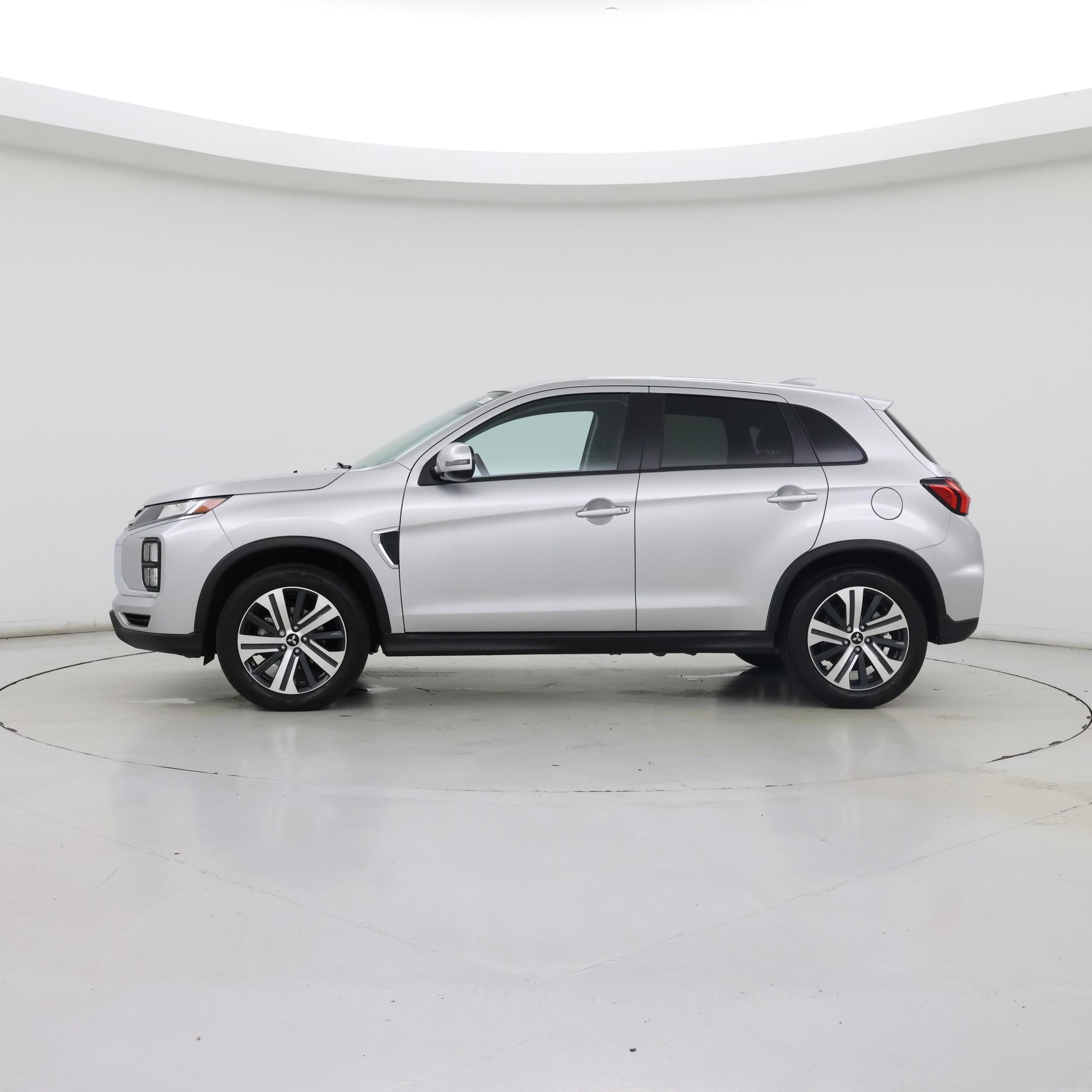 Thumbnail: 2022 Mitsubishi Outlander Sport - 3