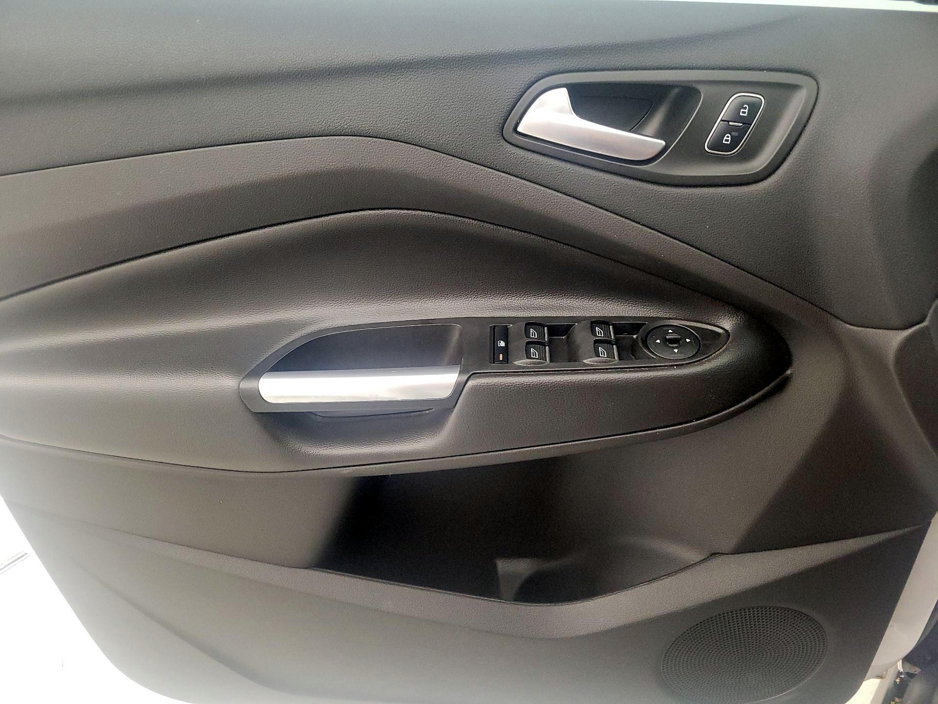 Thumbnail: 2017 Ford C-Max - 12