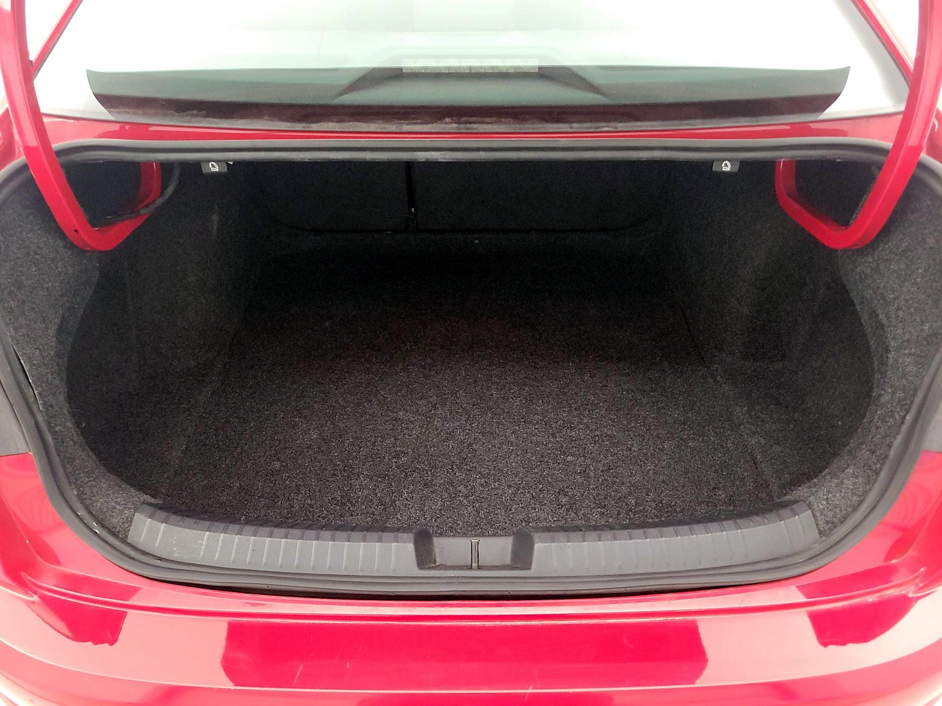 Thumbnail: 2019 Volkswagen Jetta - 20