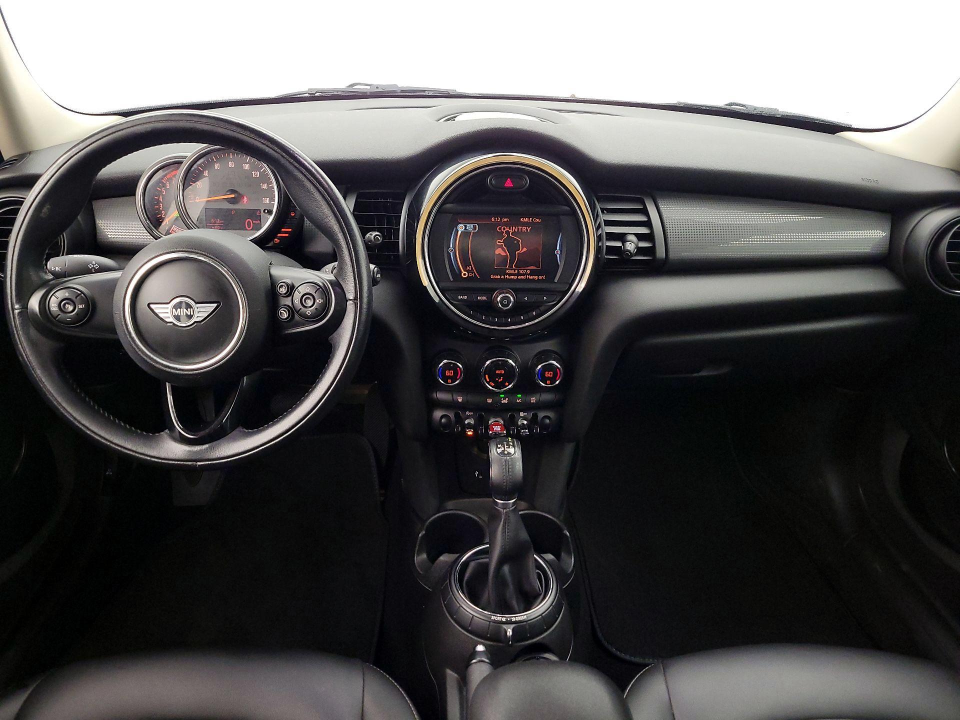 Thumbnail: 2016 MINI Cooper Hardtop - 9