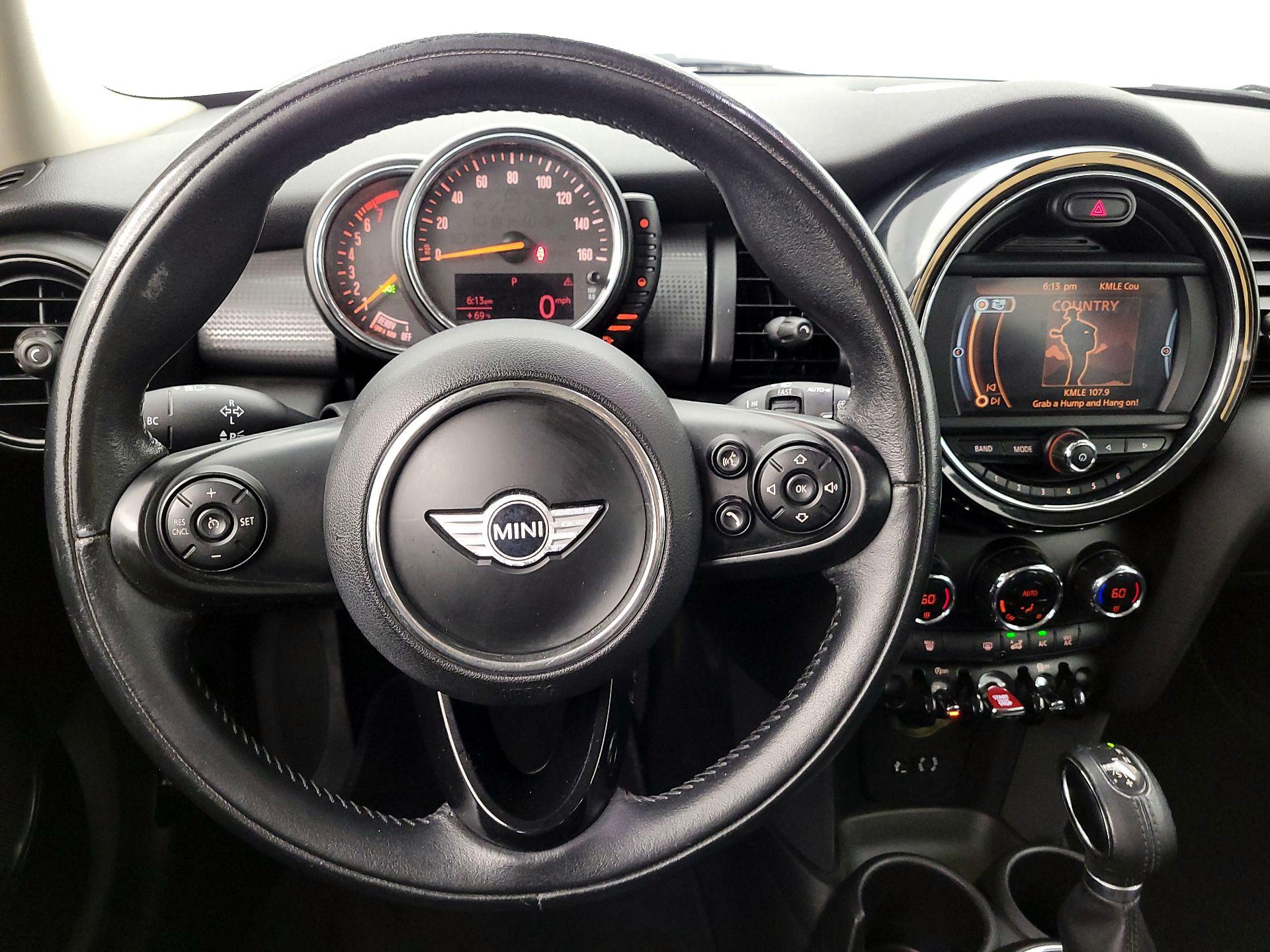 Thumbnail: 2016 MINI Cooper Hardtop - 10