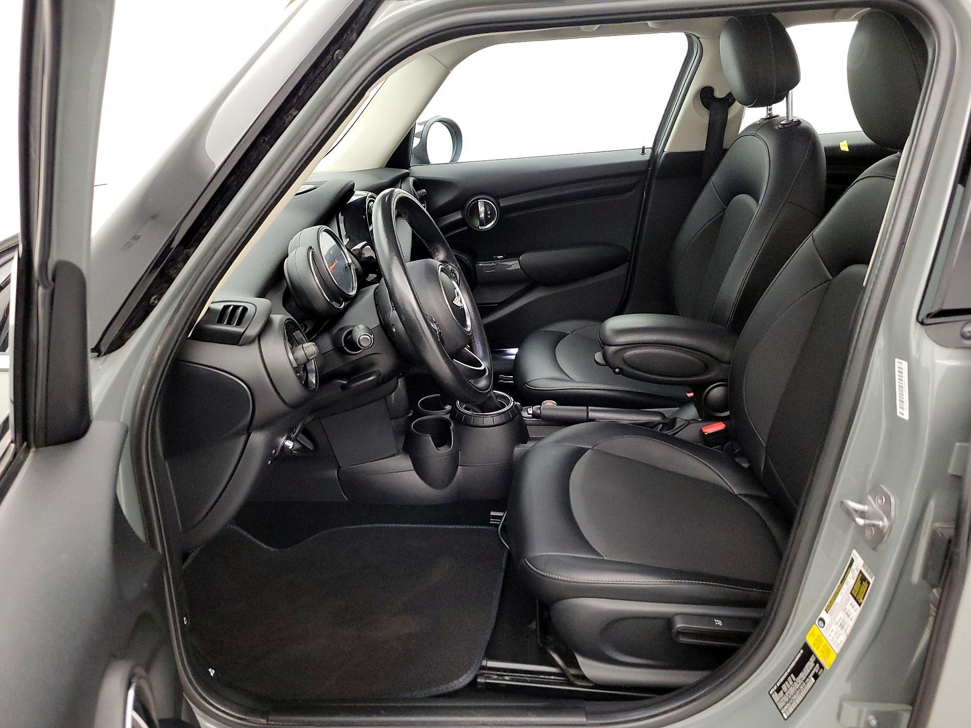 Thumbnail: 2016 MINI Cooper Hardtop - 11