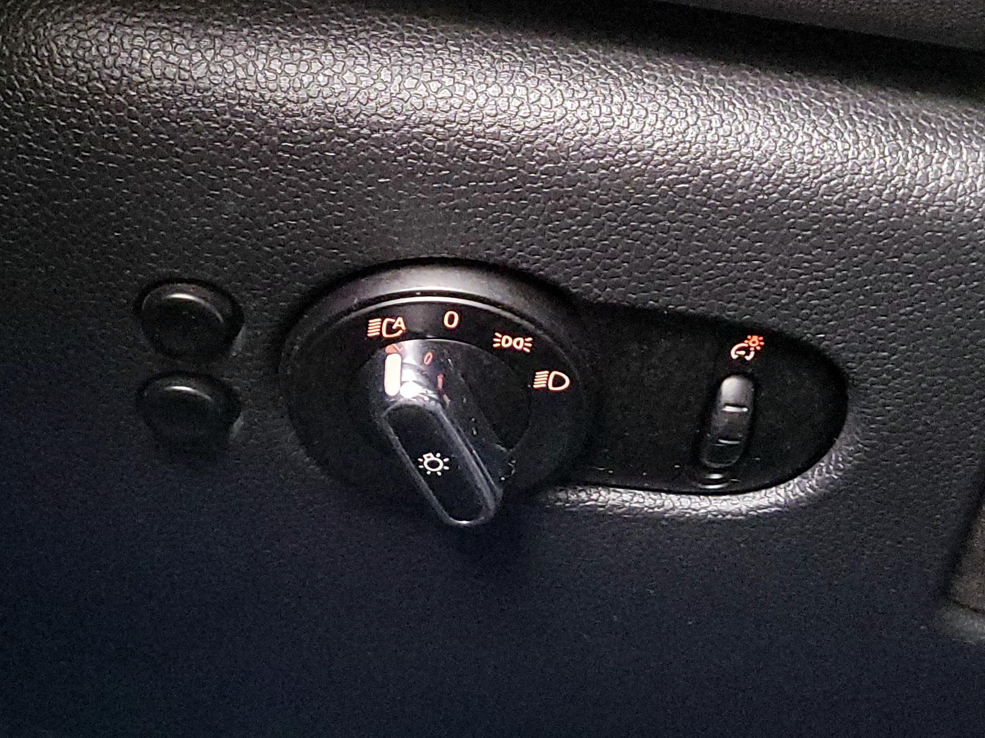 Thumbnail: 2016 MINI Cooper Hardtop - 13