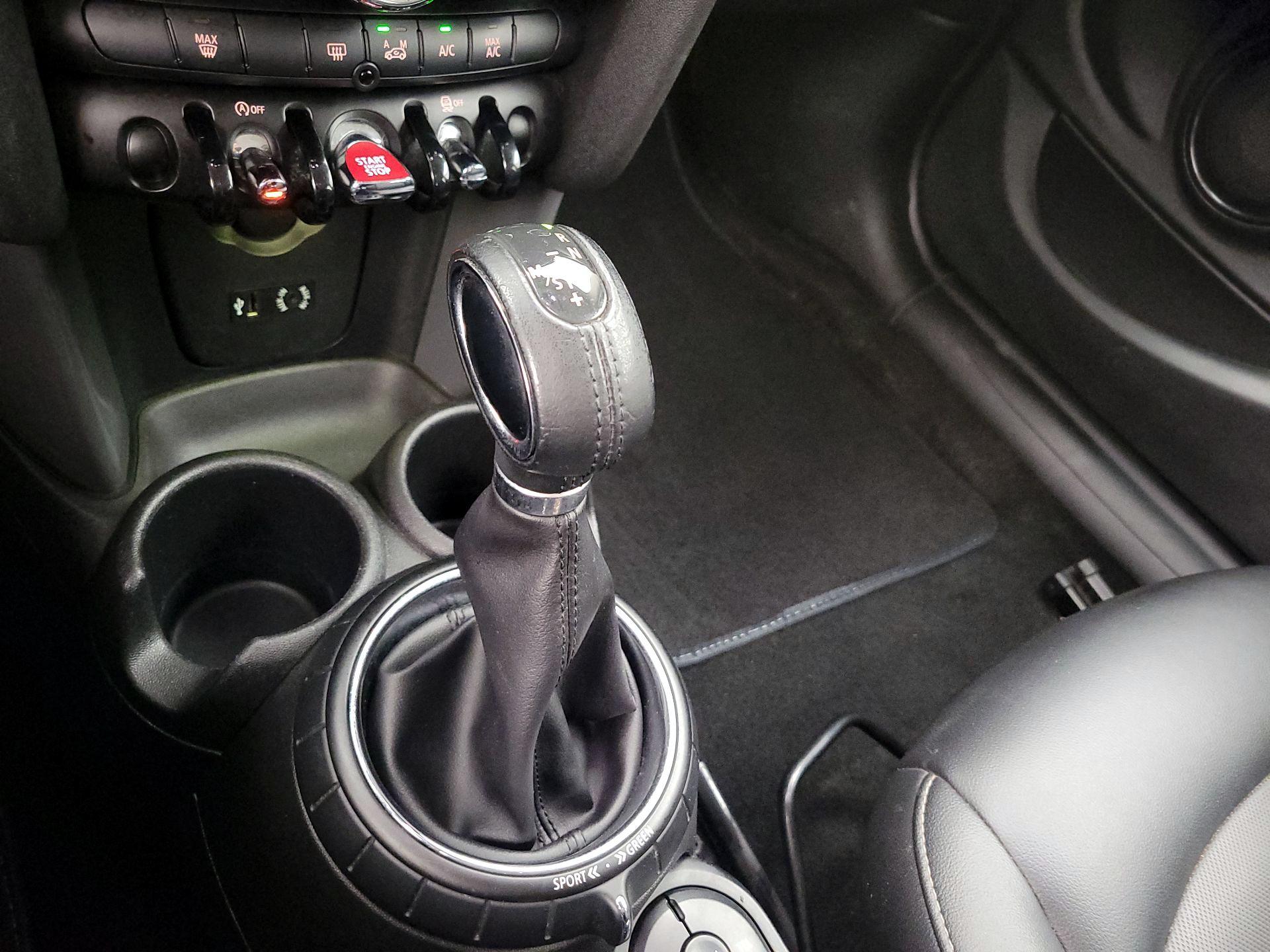 Thumbnail: 2016 MINI Cooper Hardtop - 16