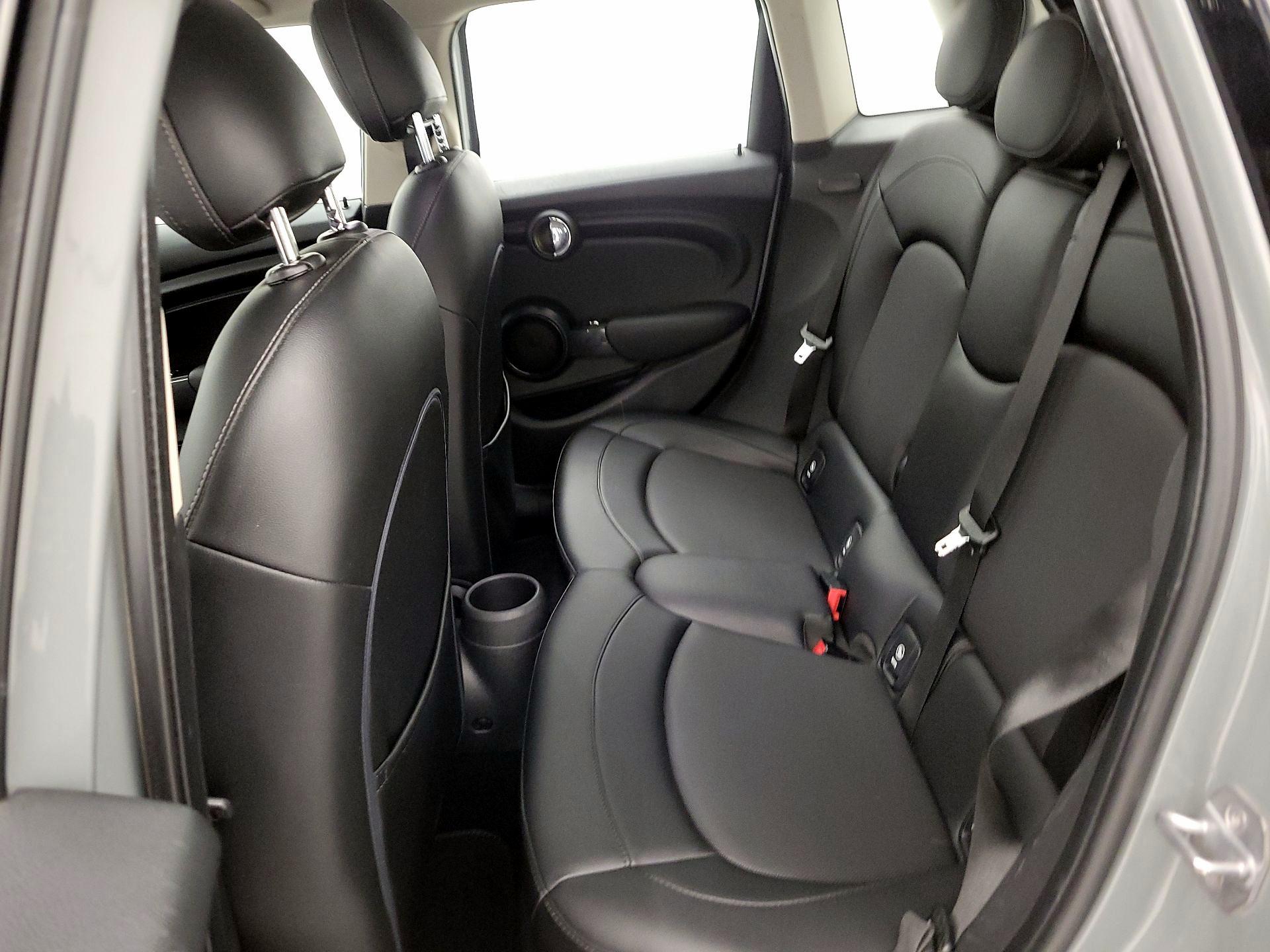 Thumbnail: 2016 MINI Cooper Hardtop - 18