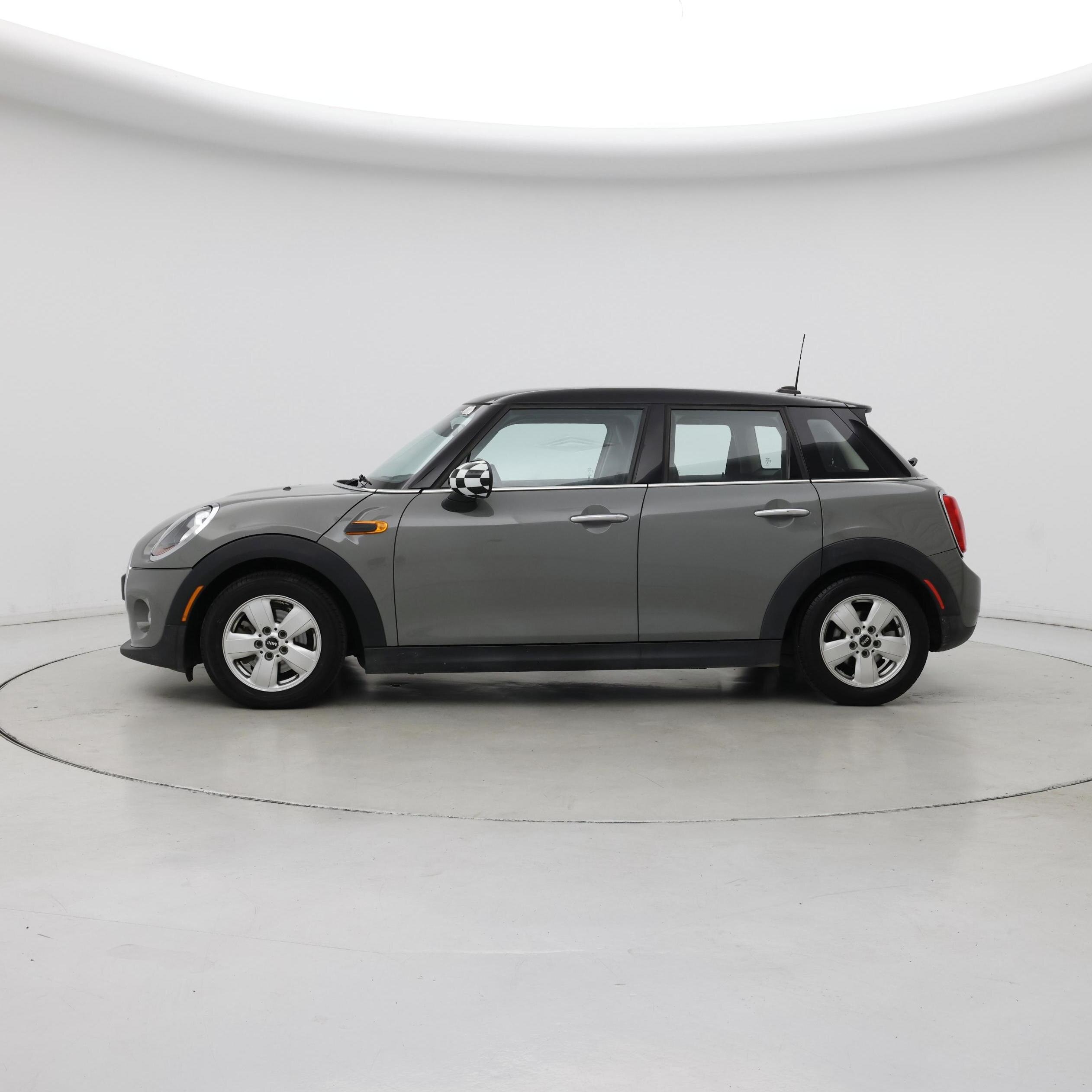Thumbnail: 2016 MINI Cooper Hardtop - 3