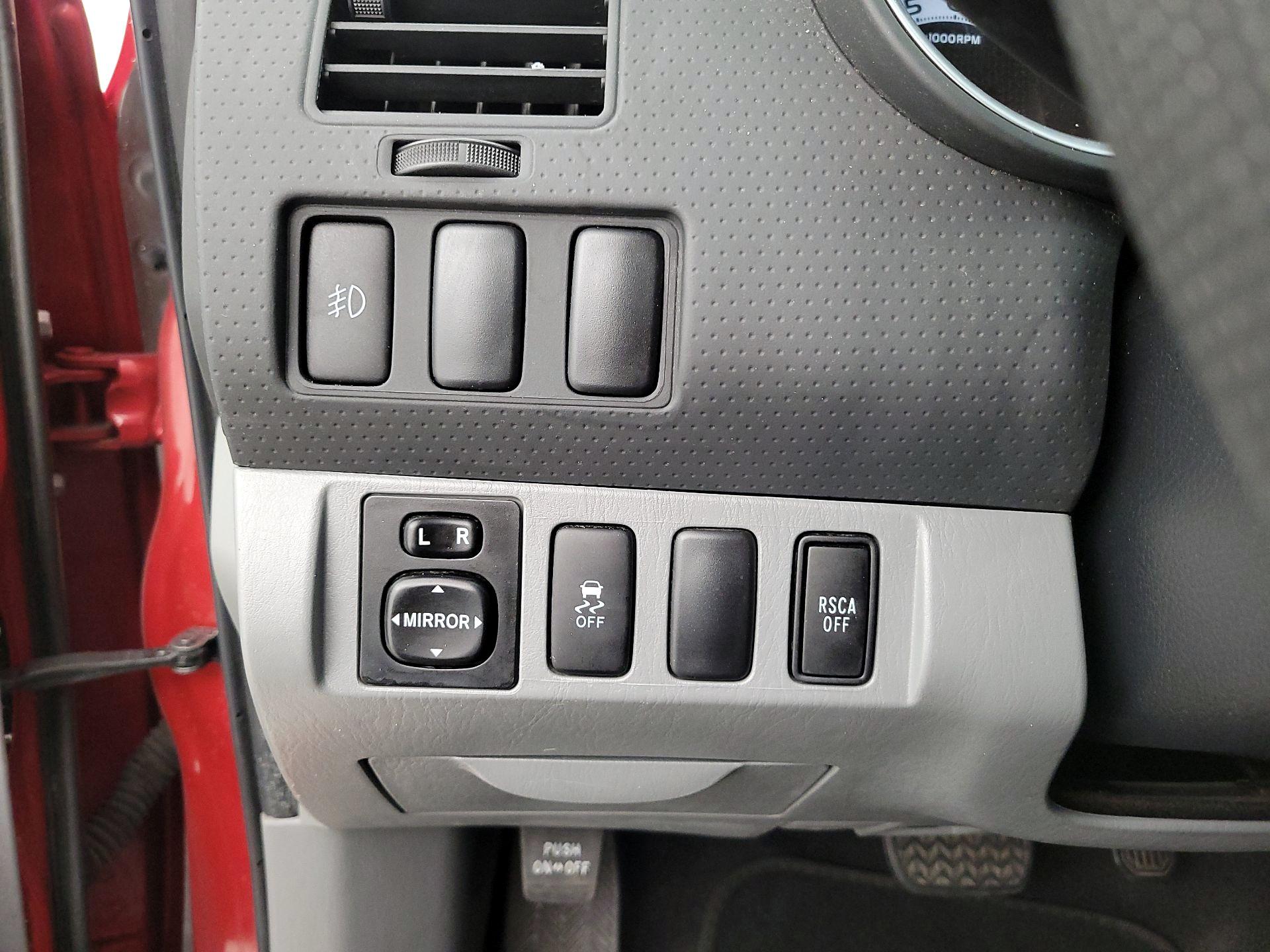 Thumbnail: 2014 Toyota Tacoma - 13