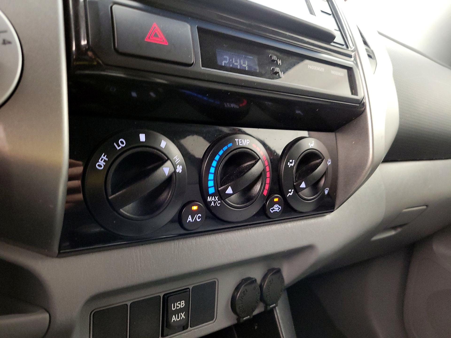 Thumbnail: 2014 Toyota Tacoma - 16