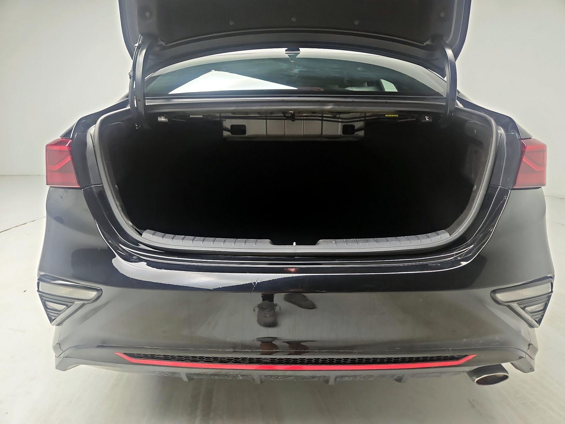 Thumbnail: 2021 Kia Forte - 18