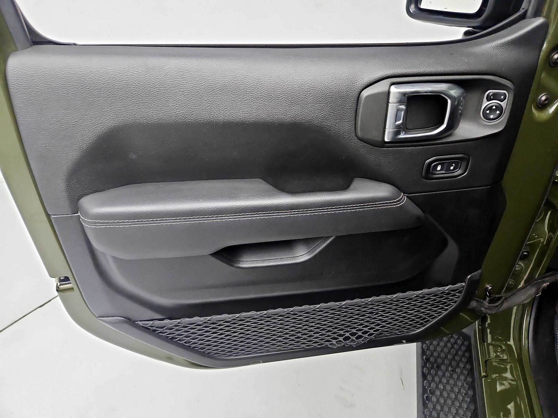 Thumbnail: 2021 Jeep Wrangler - 12