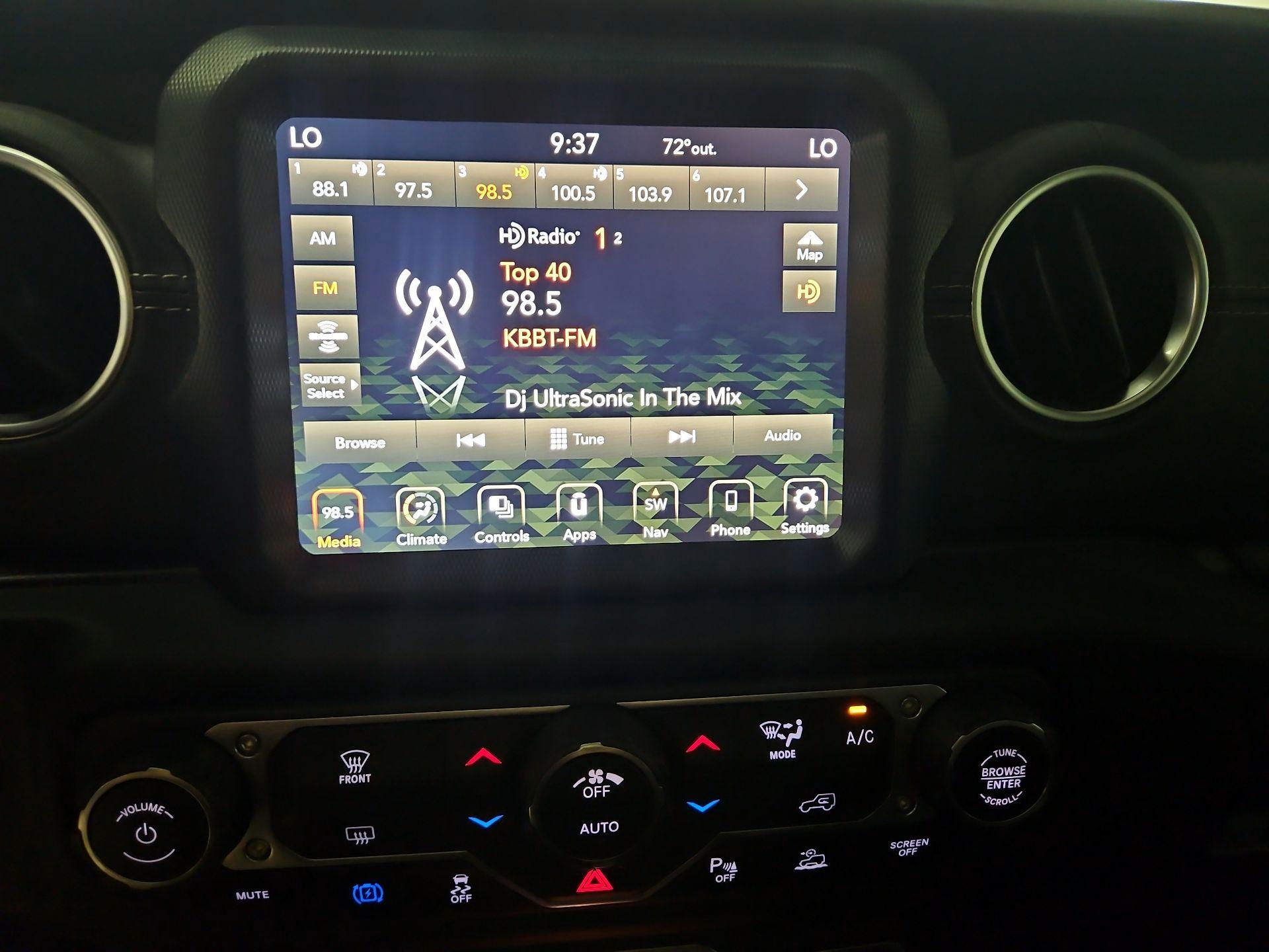 Thumbnail: 2021 Jeep Wrangler - 16