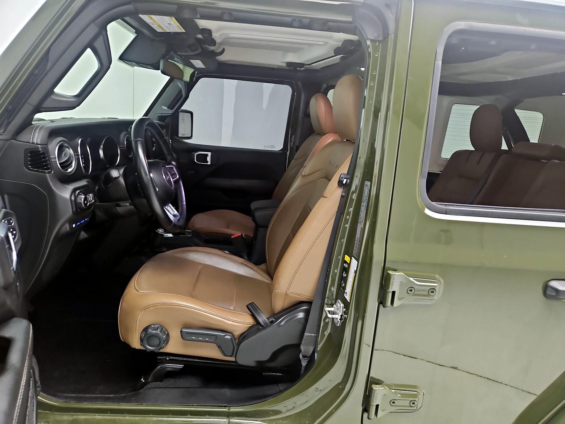 Thumbnail: 2022 Jeep Wrangler - 9