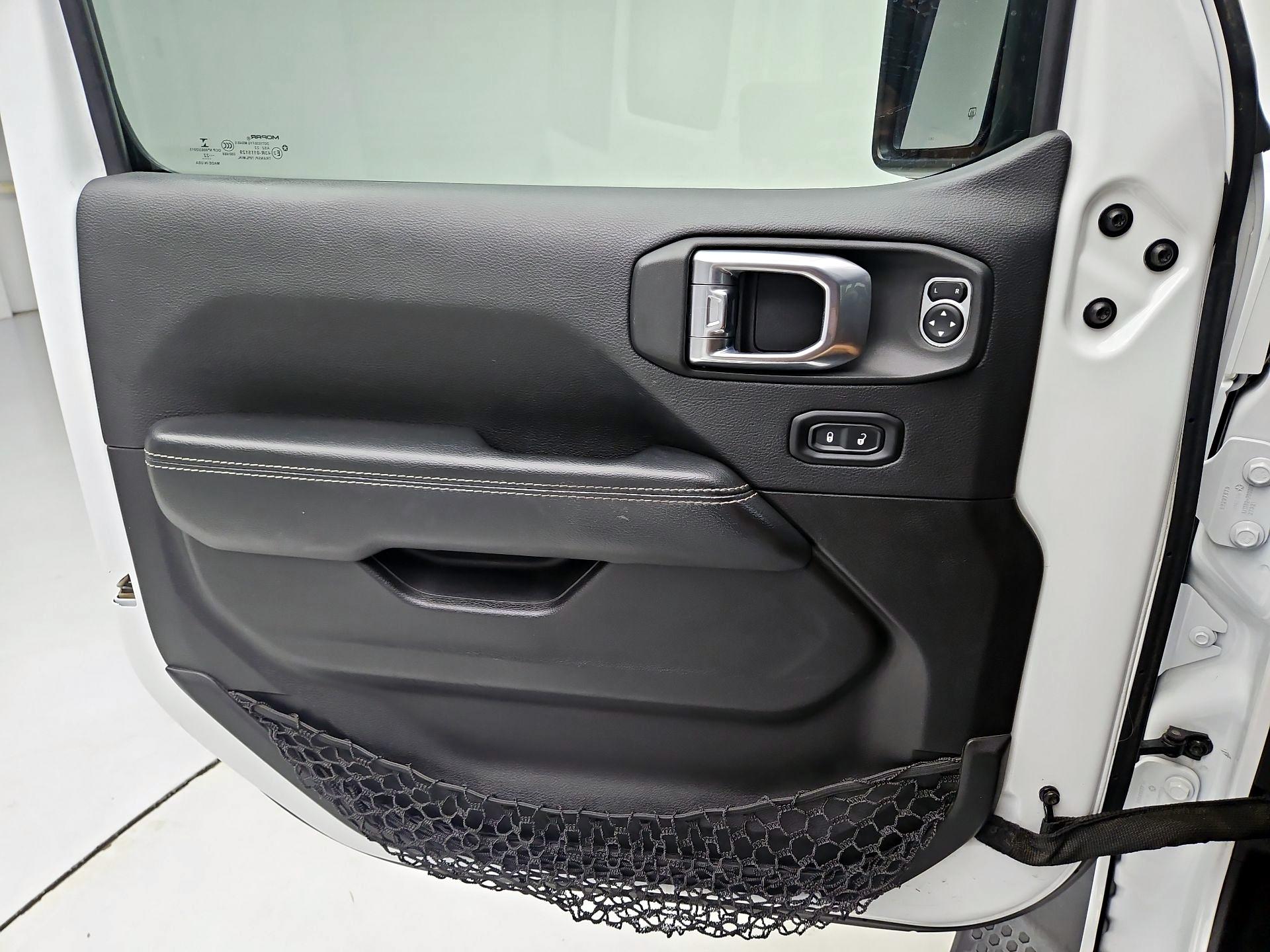 Thumbnail: 2022 Jeep Wrangler - 10