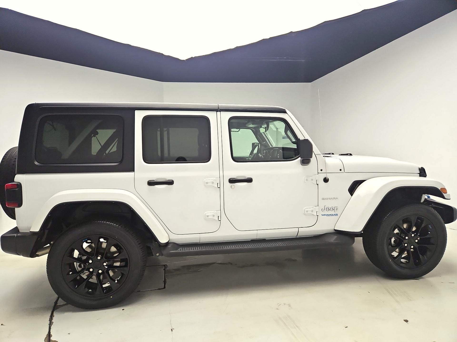 Thumbnail: 2022 Jeep Wrangler - 4