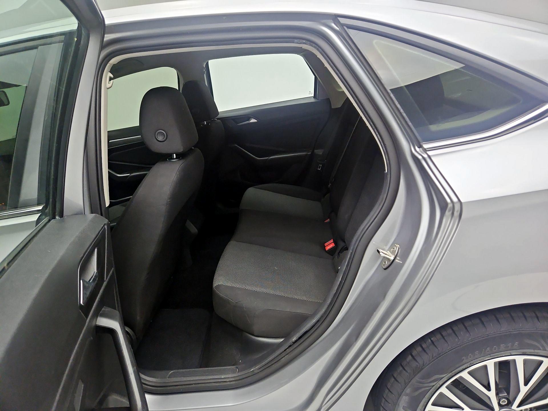 Thumbnail: 2021 Volkswagen Jetta - 17