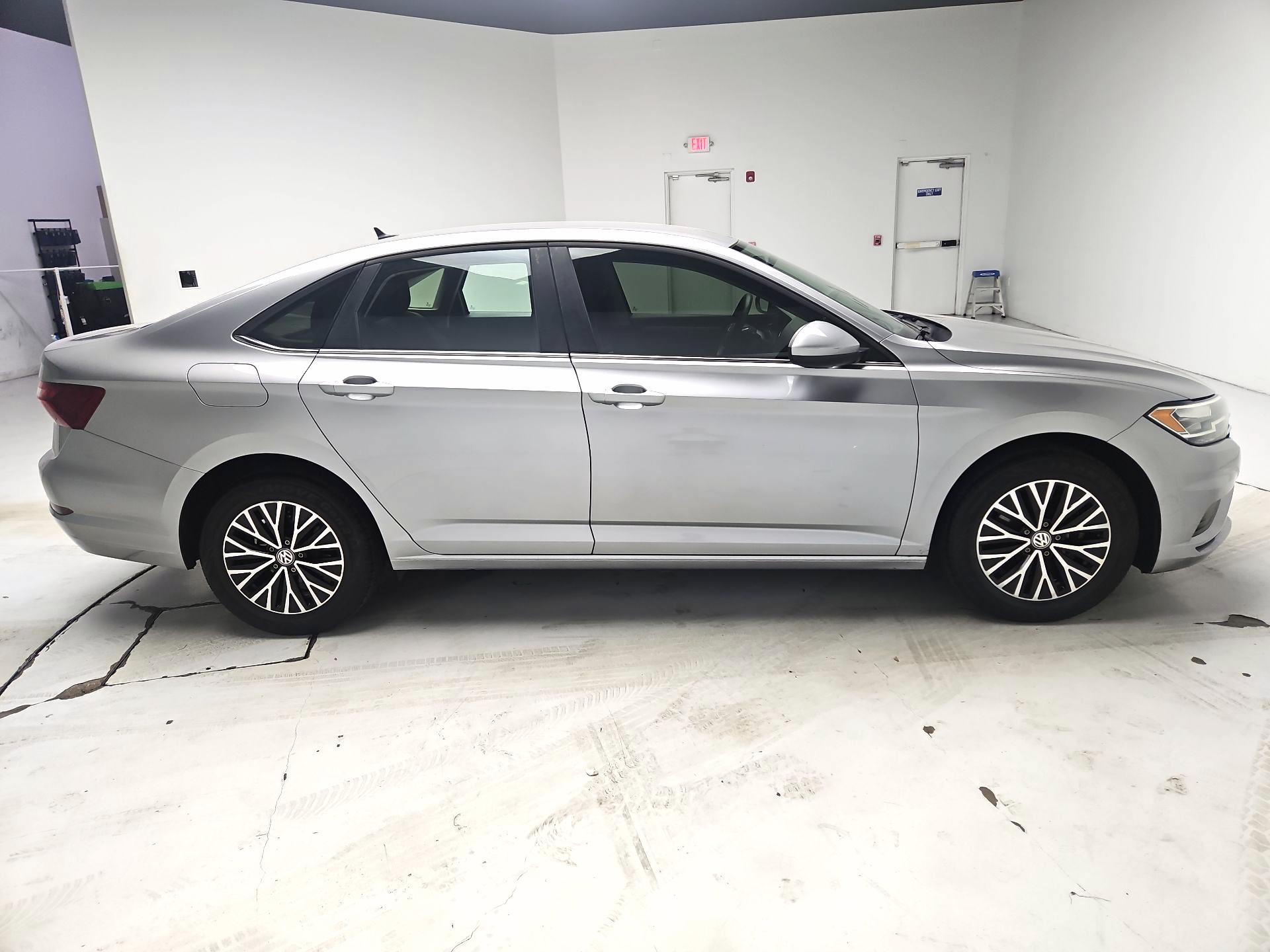 Thumbnail: 2021 Volkswagen Jetta - 4