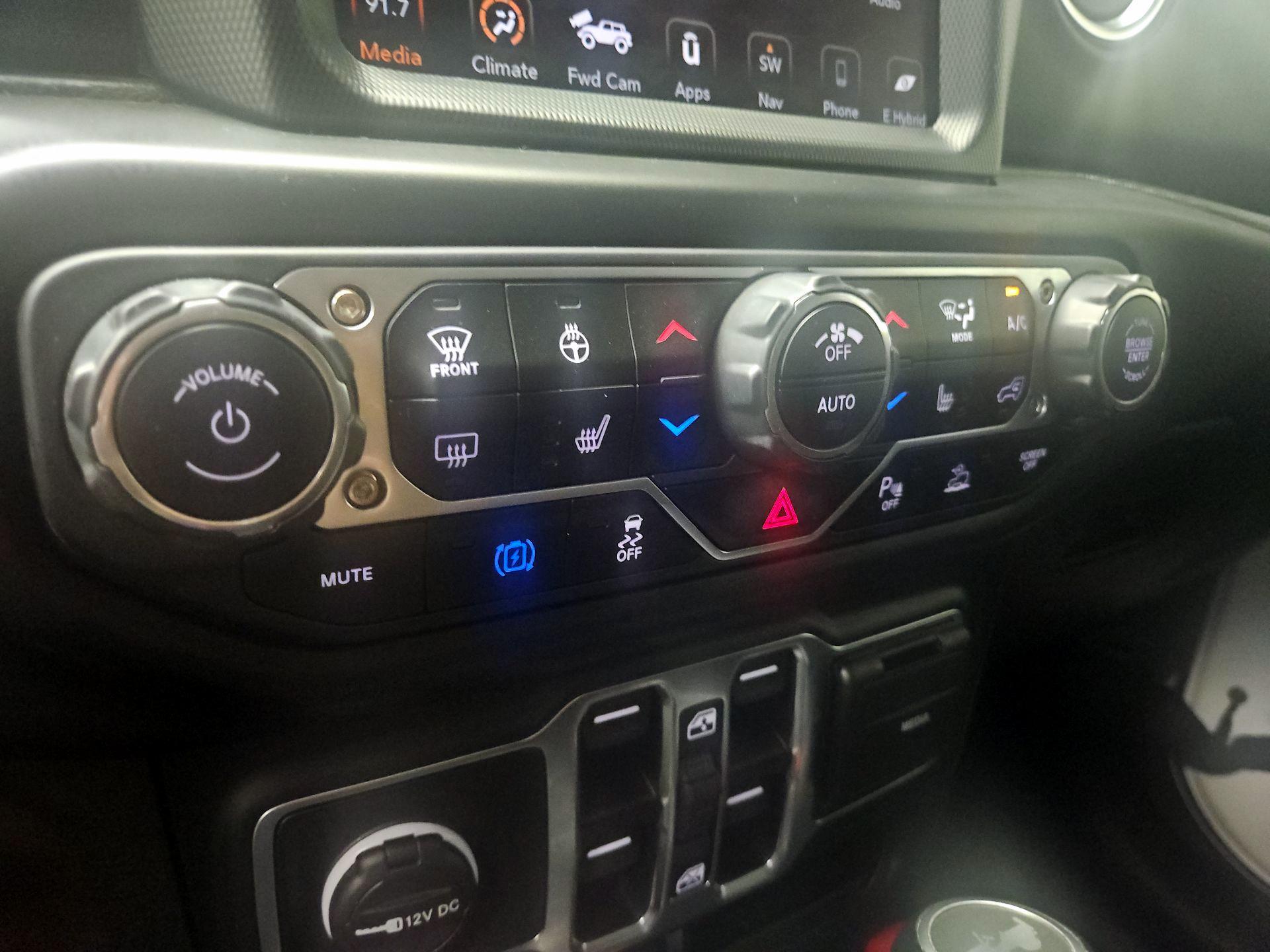 Thumbnail: 2022 Jeep Wrangler - 14