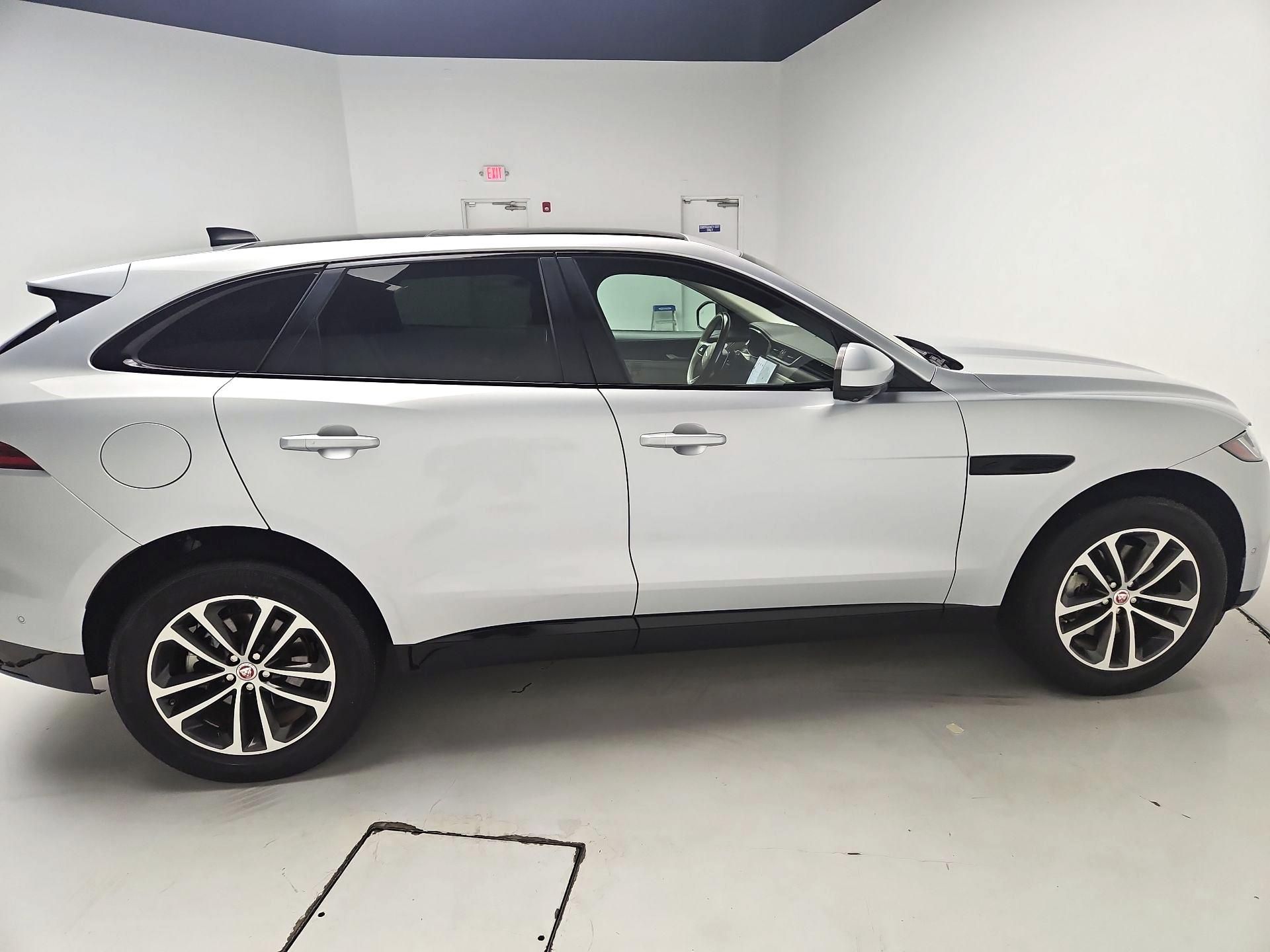 Thumbnail: 2021 Jaguar F-Pace - 4