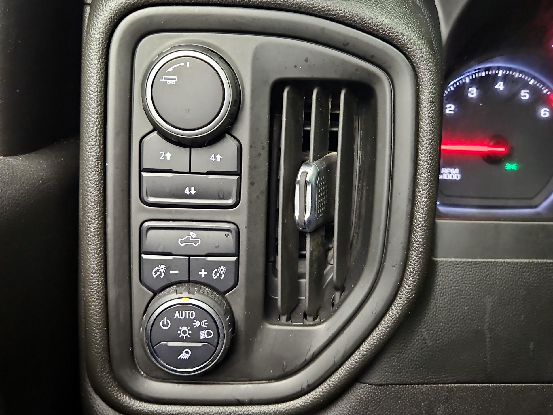 Thumbnail: 2022 Chevrolet Silverado 2500 - 13