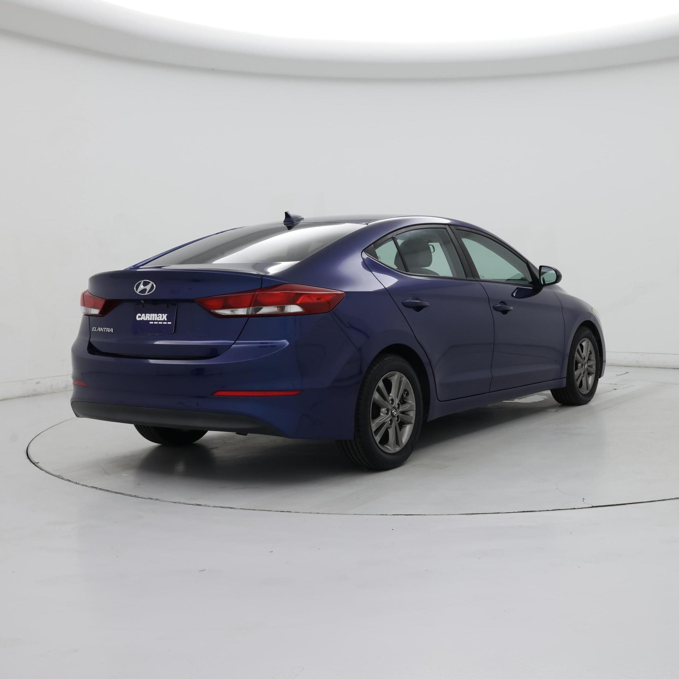 Thumbnail: 2017 Hyundai Elantra - 8