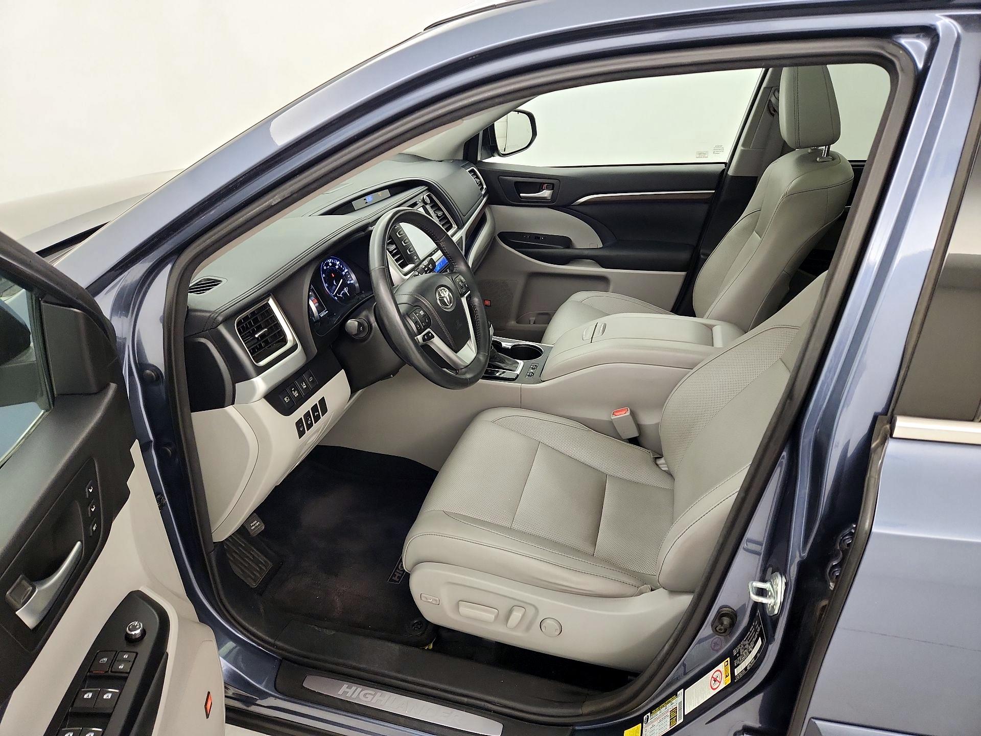 Thumbnail: 2014 Toyota Highlander - 11