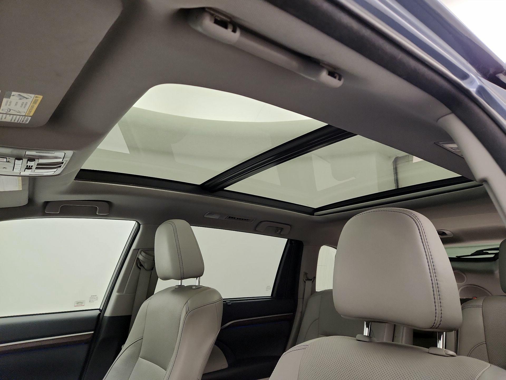 Thumbnail: 2014 Toyota Highlander - 19