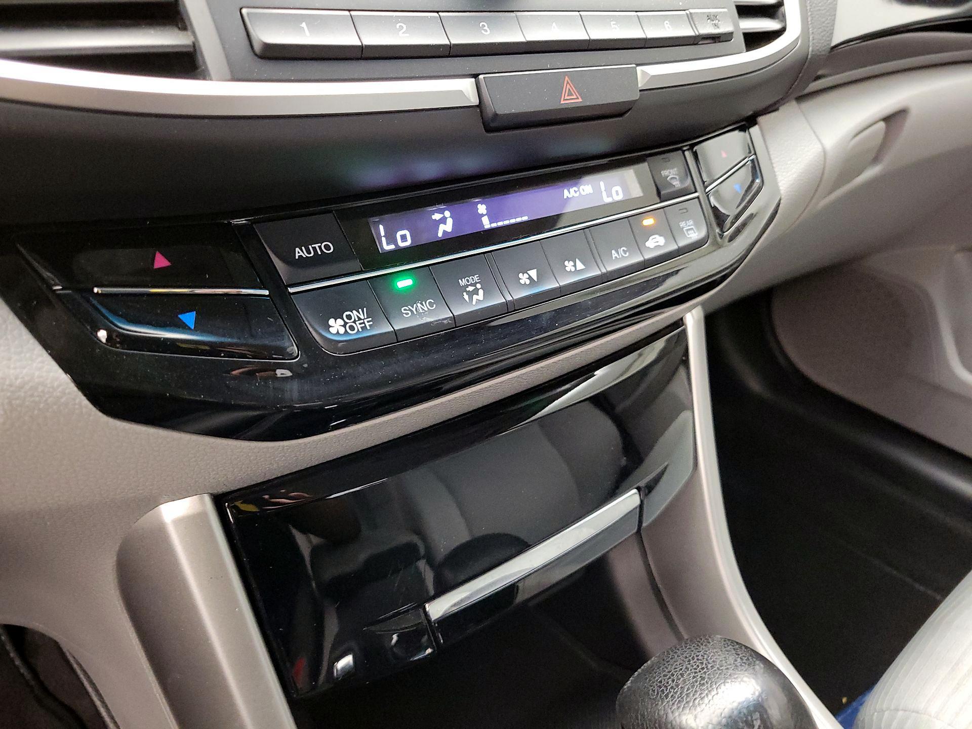 Thumbnail: 2016 Honda Accord - 16