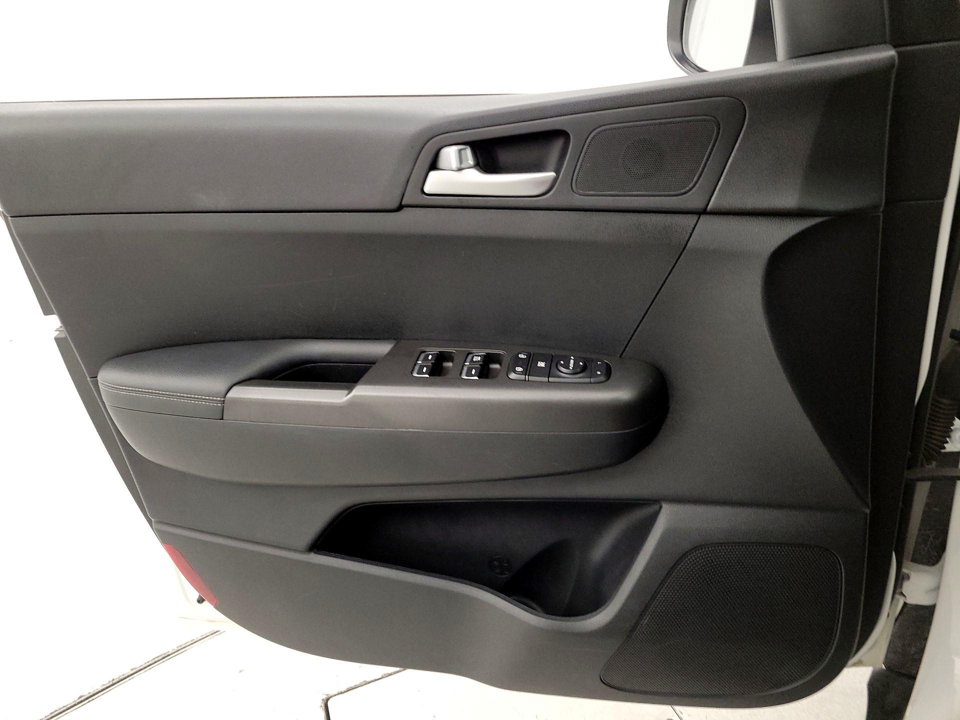 Thumbnail: 2019 Kia Sportage - 12