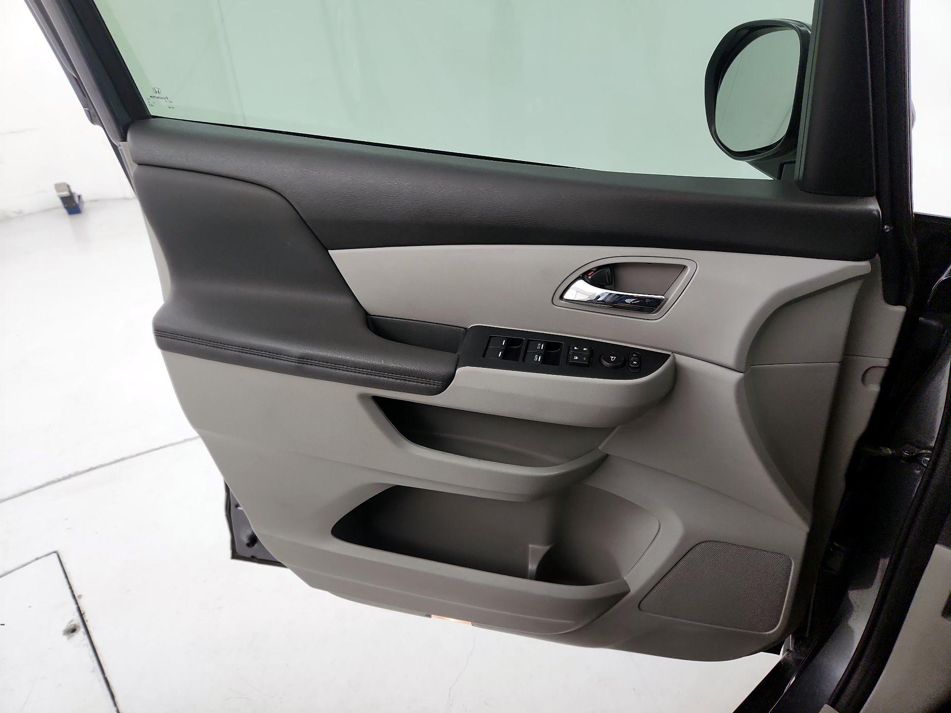 Thumbnail: 2014 Honda Odyssey - 12