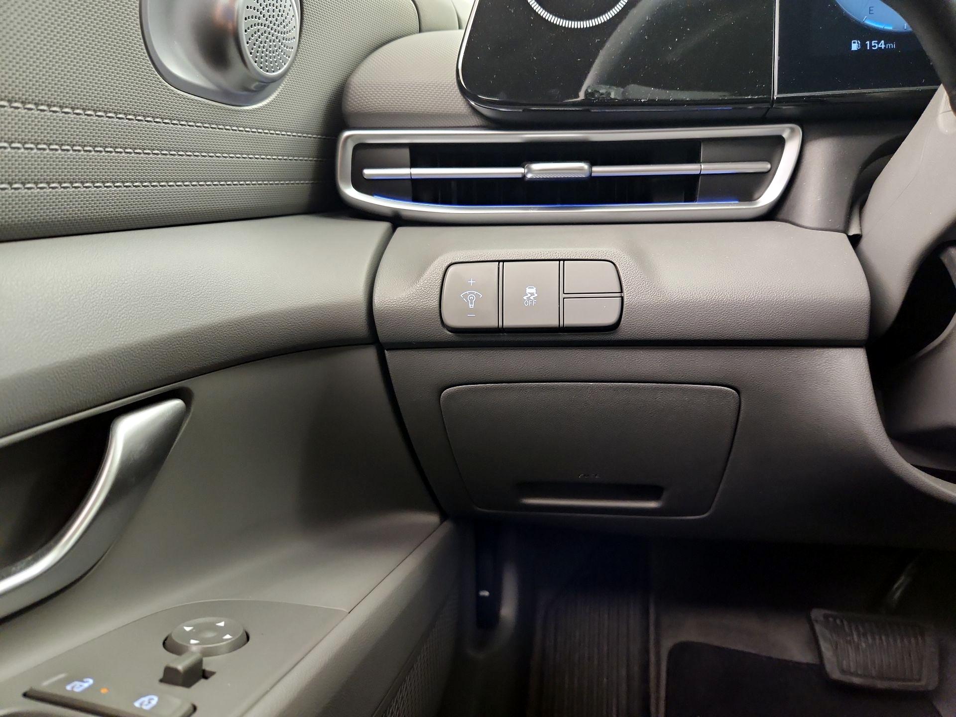 Thumbnail: 2024 Hyundai Elantra - 13