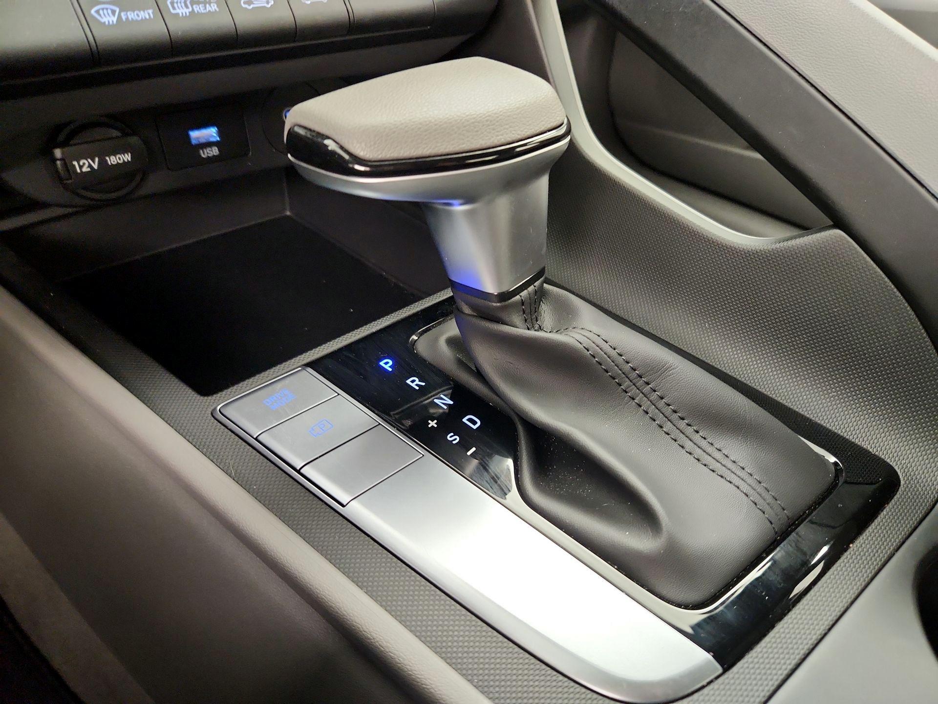 Thumbnail: 2024 Hyundai Elantra - 18