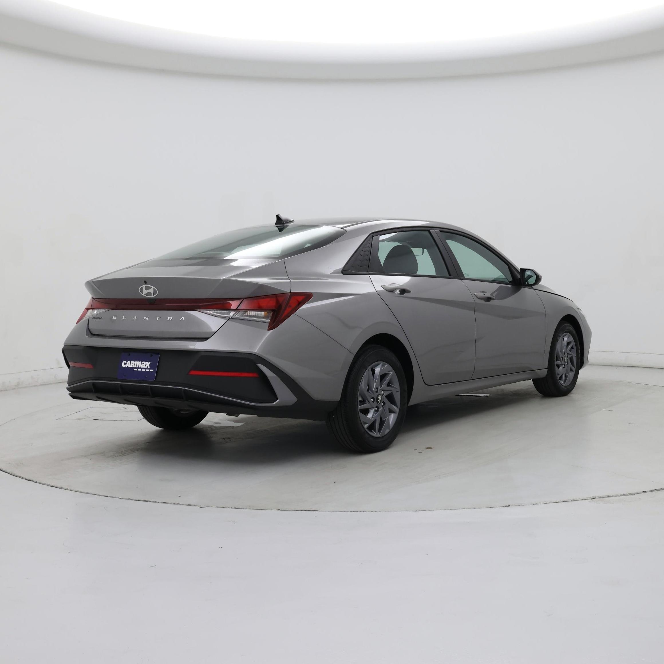 Thumbnail: 2024 Hyundai Elantra - 8