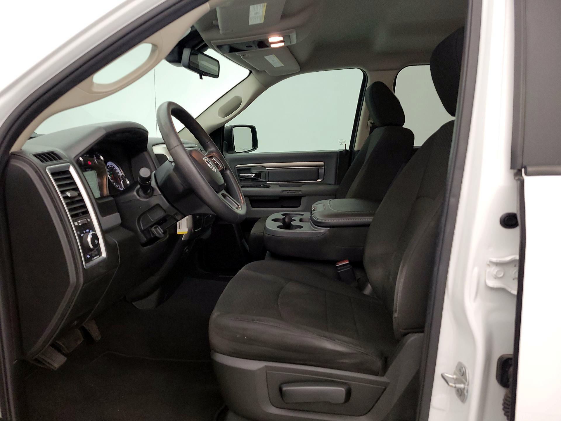 Thumbnail: 2020 RAM 1500 Classic - 11