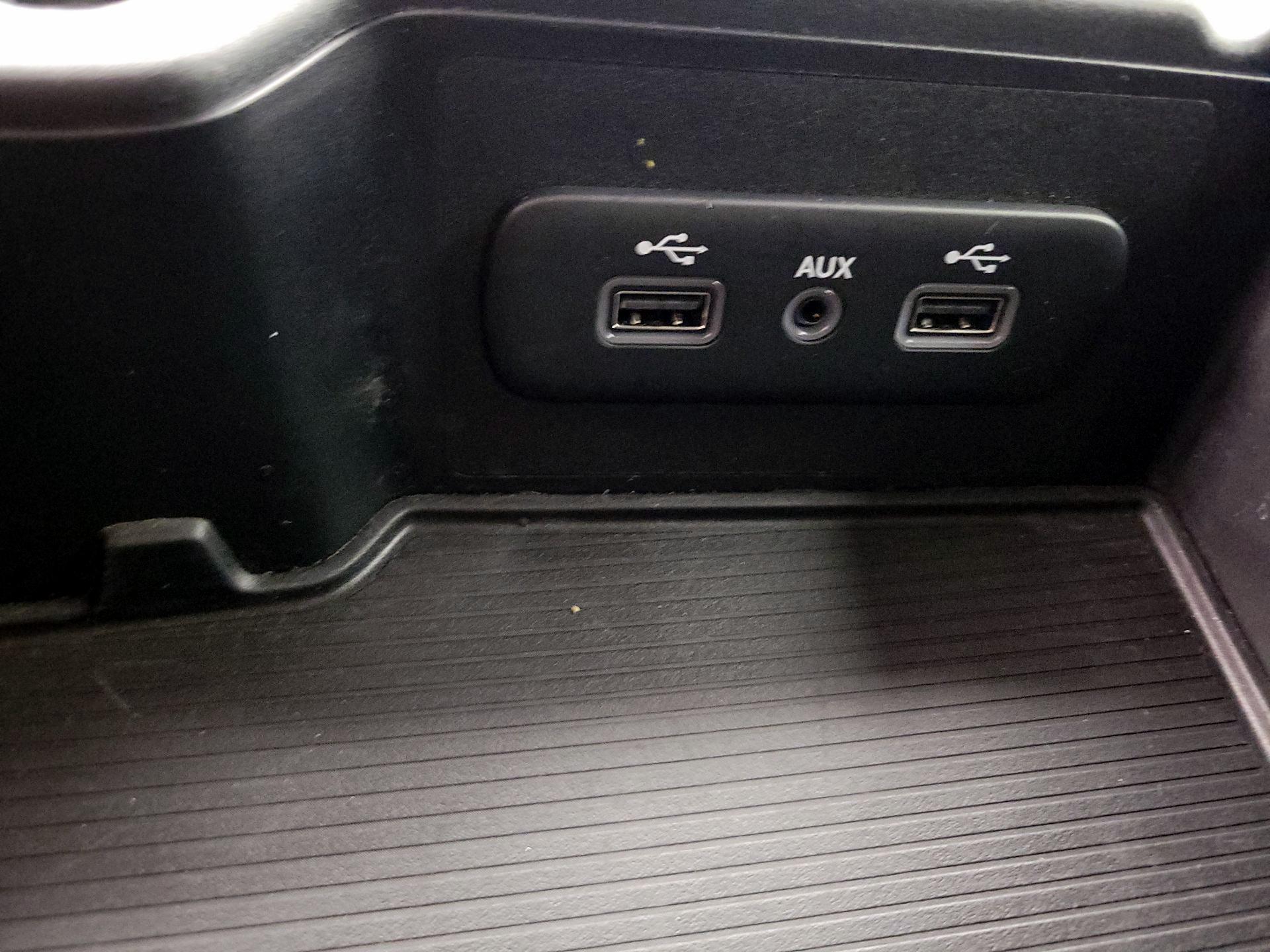 Thumbnail: 2020 RAM 1500 Classic - 18