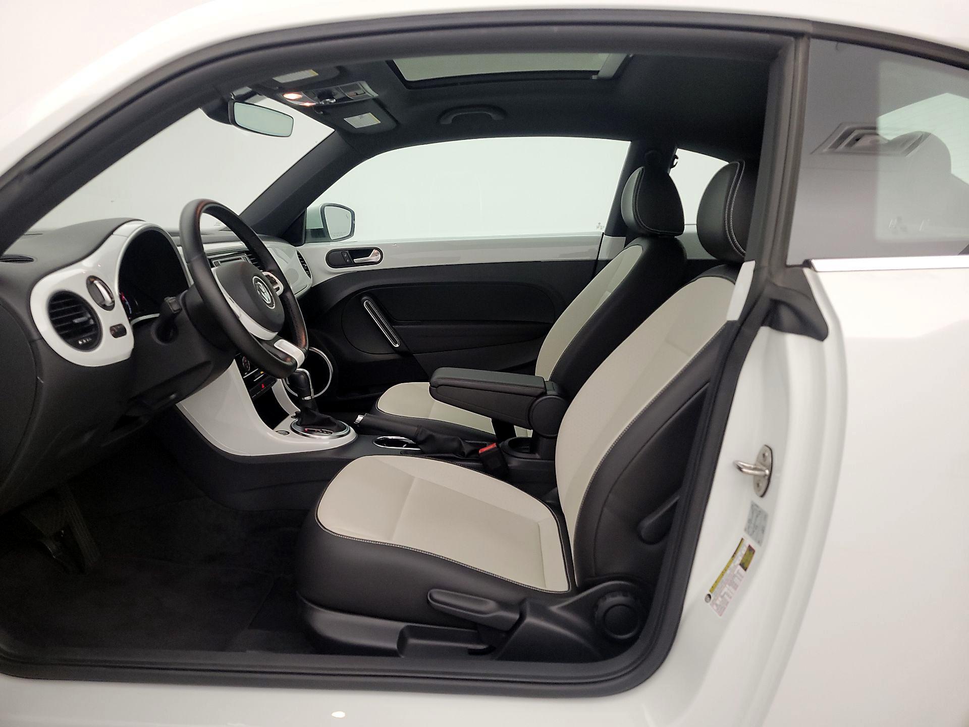 Thumbnail: 2019 Volkswagen Beetle - 11