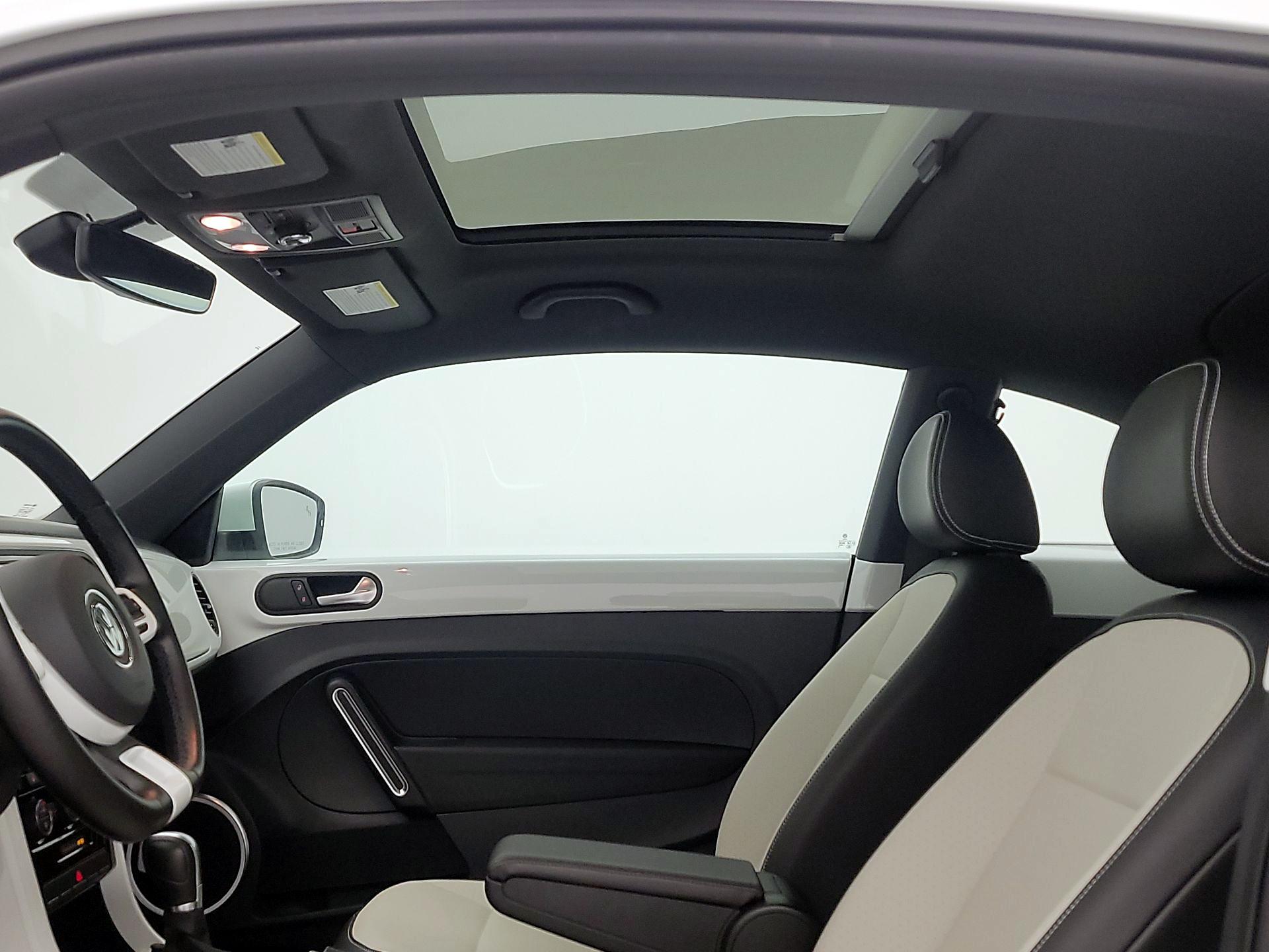 Thumbnail: 2019 Volkswagen Beetle - 18