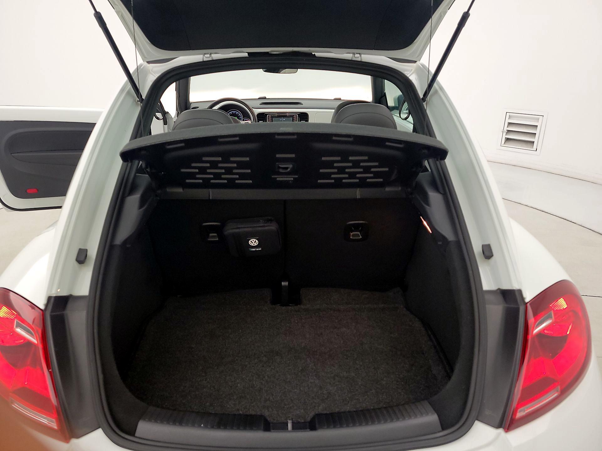 Thumbnail: 2019 Volkswagen Beetle - 20