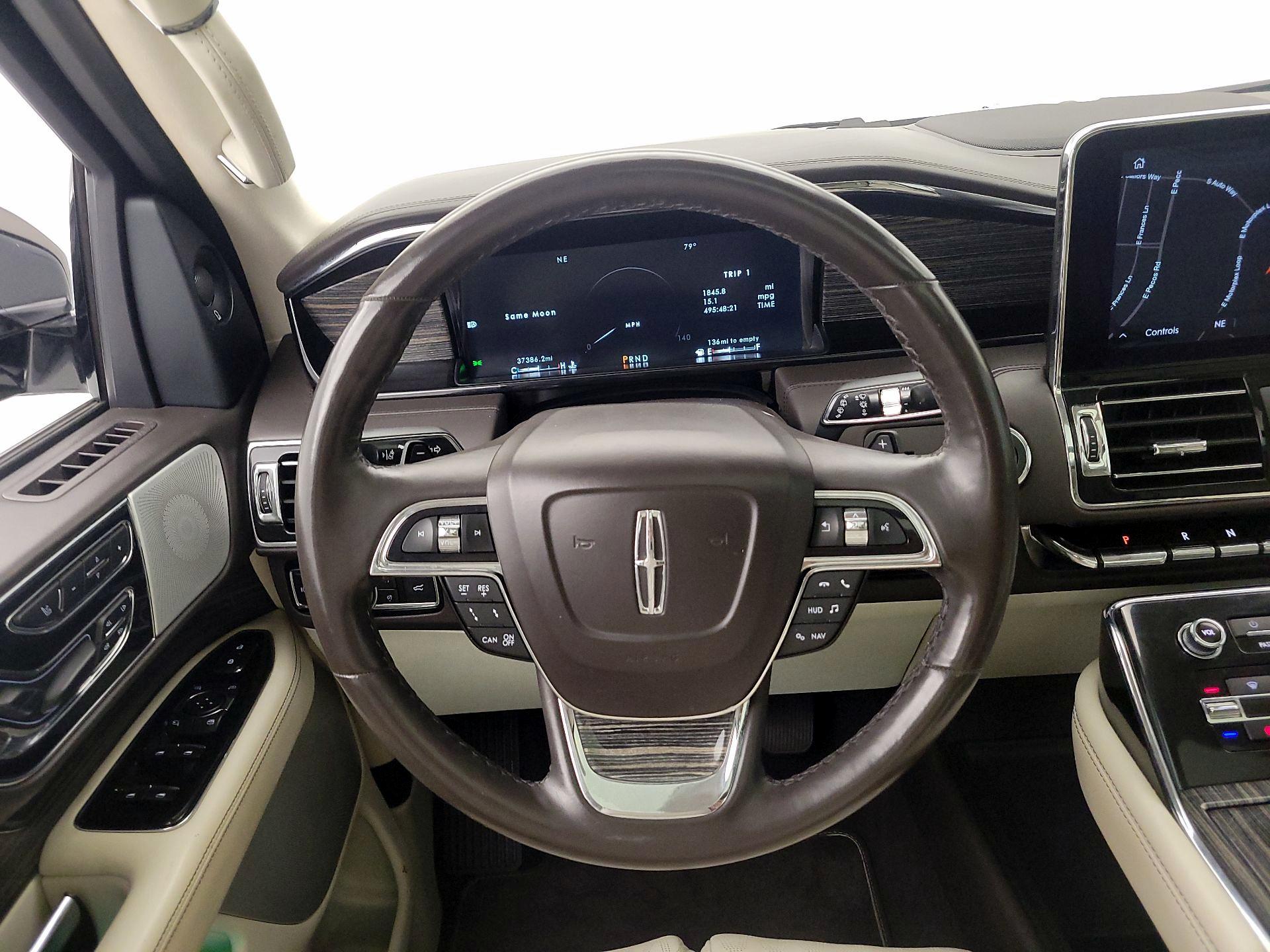 Thumbnail: 2020 Lincoln Navigator - 10