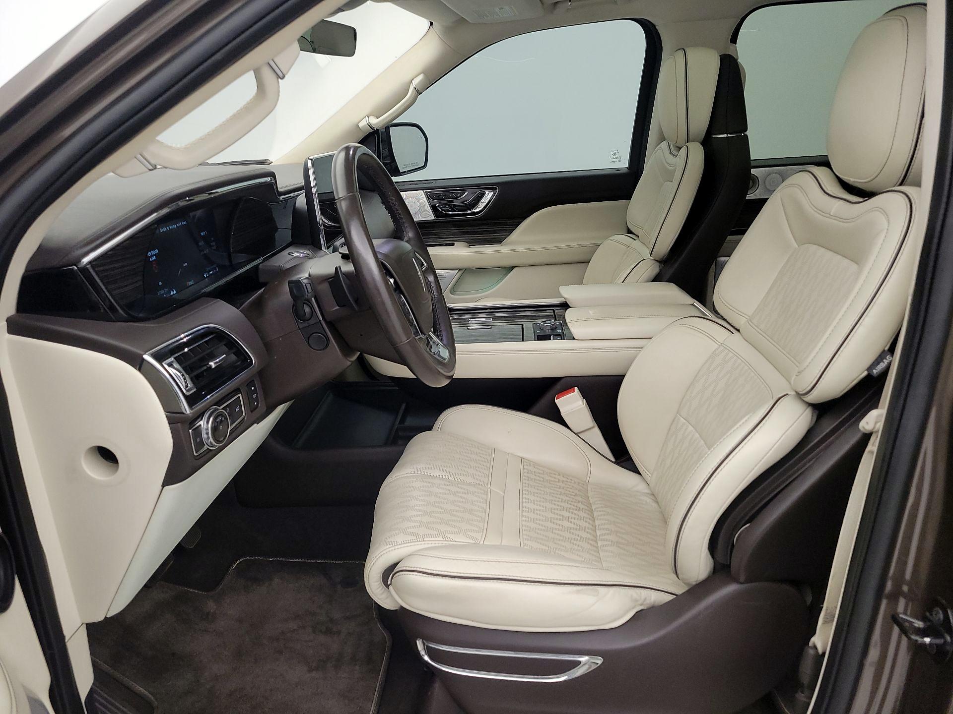 Thumbnail: 2020 Lincoln Navigator - 11