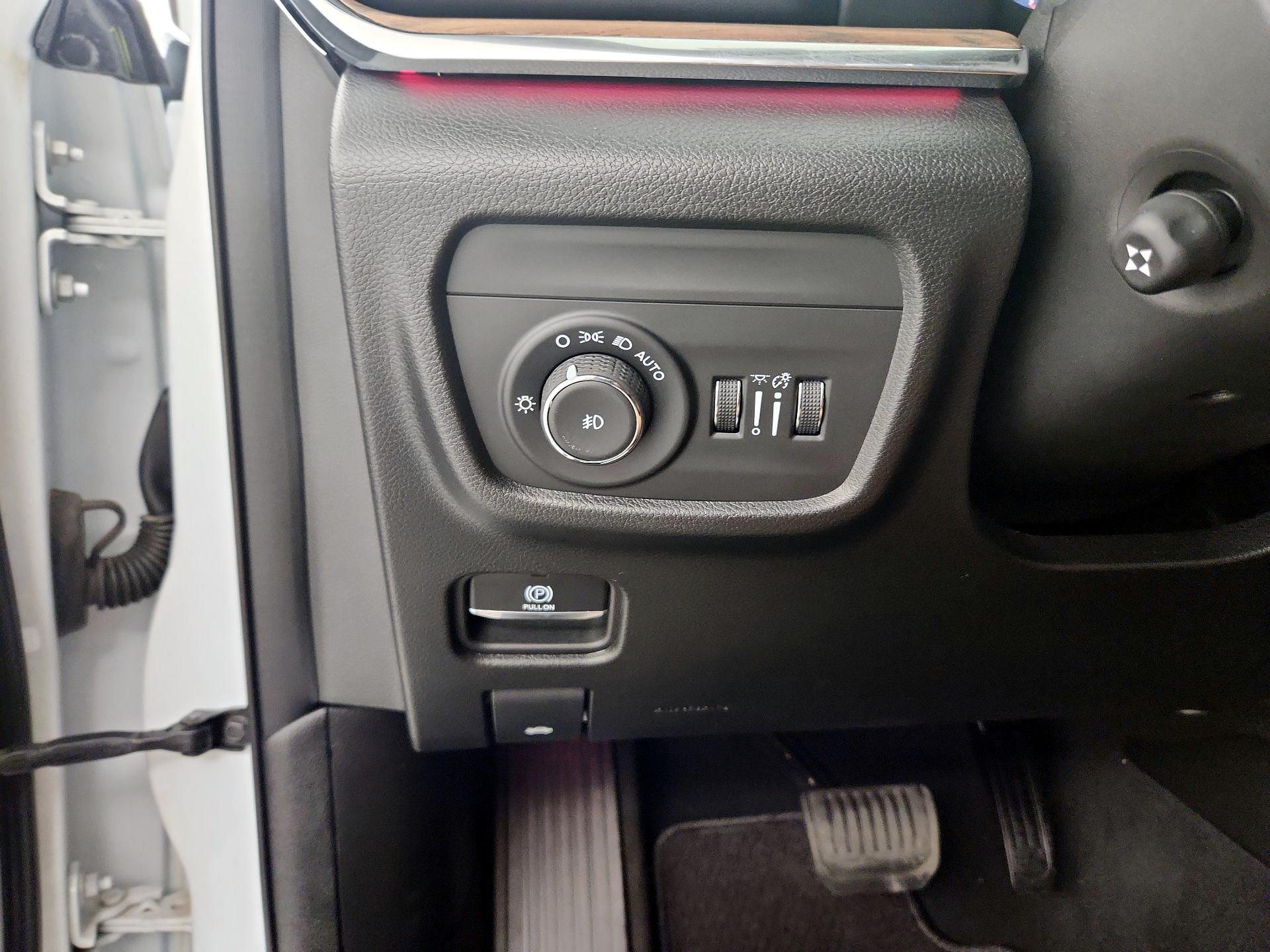 Thumbnail: 2024 Jeep Grand Cherokee L - 13