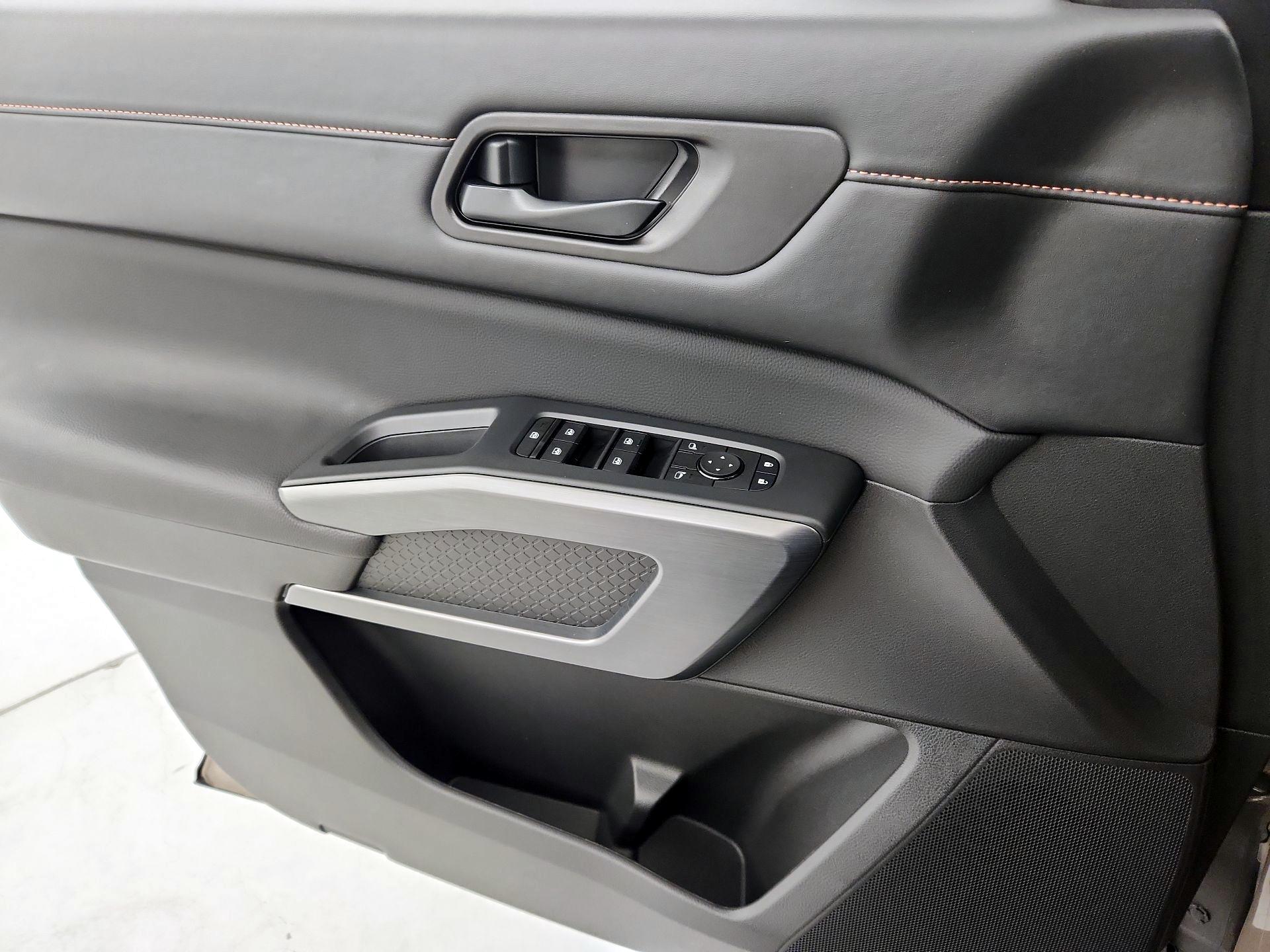 Thumbnail: 2025 Nissan Pathfinder - 12