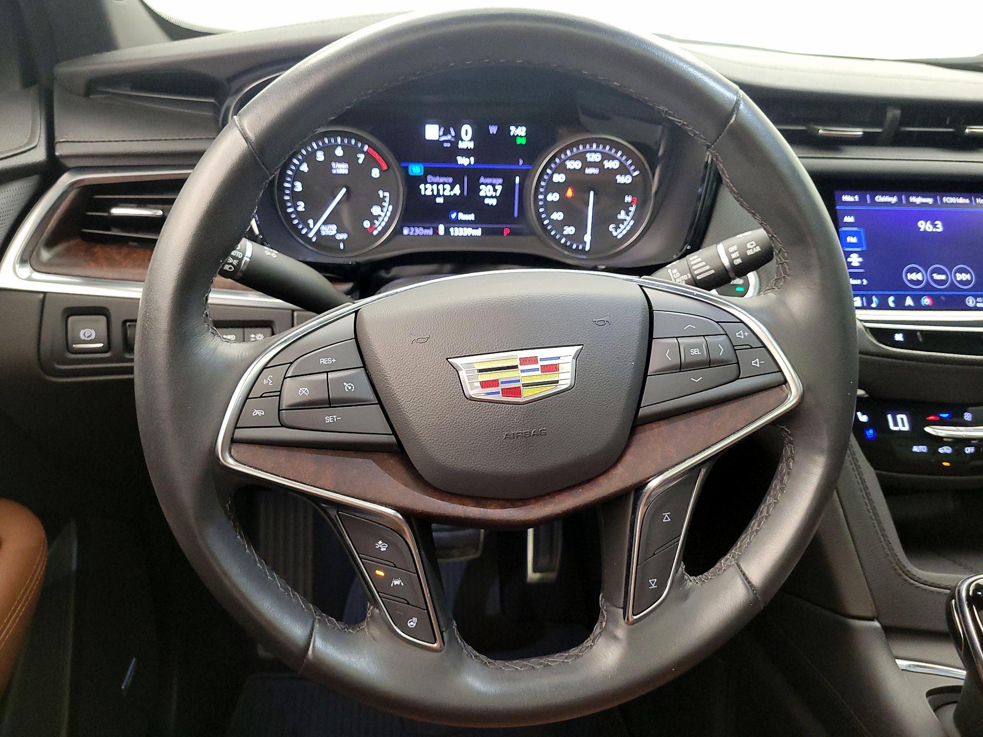 Thumbnail: 2023 Cadillac XT5 - 10