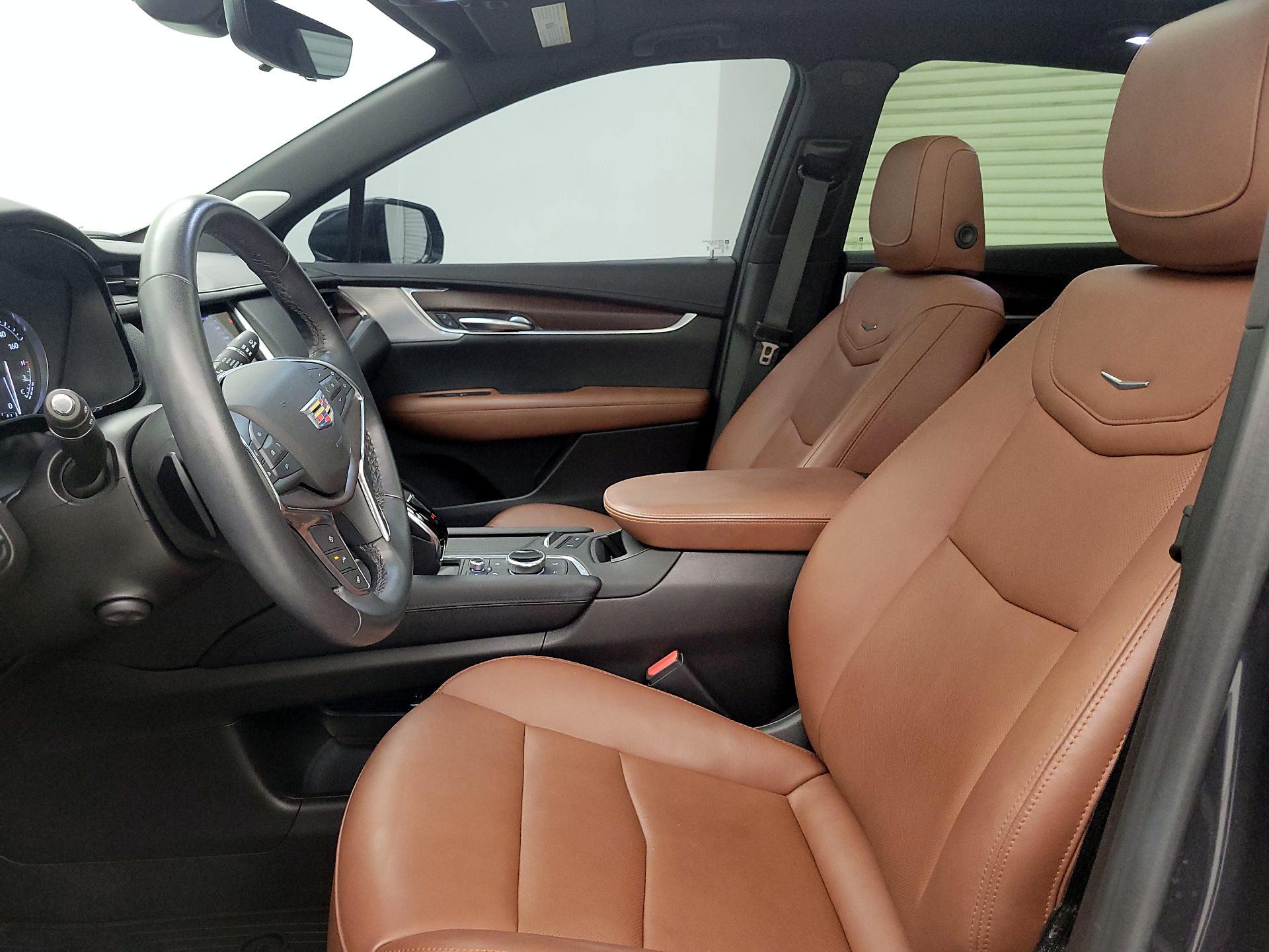 Thumbnail: 2023 Cadillac XT5 - 11