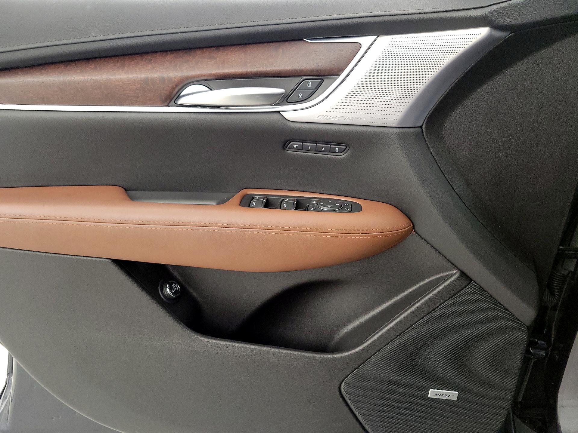 Thumbnail: 2023 Cadillac XT5 - 12