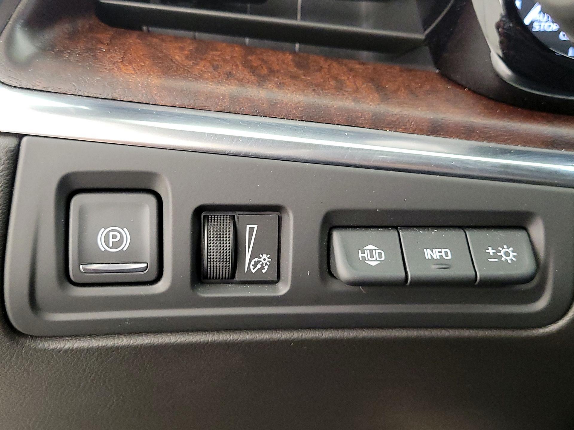 Thumbnail: 2023 Cadillac XT5 - 13