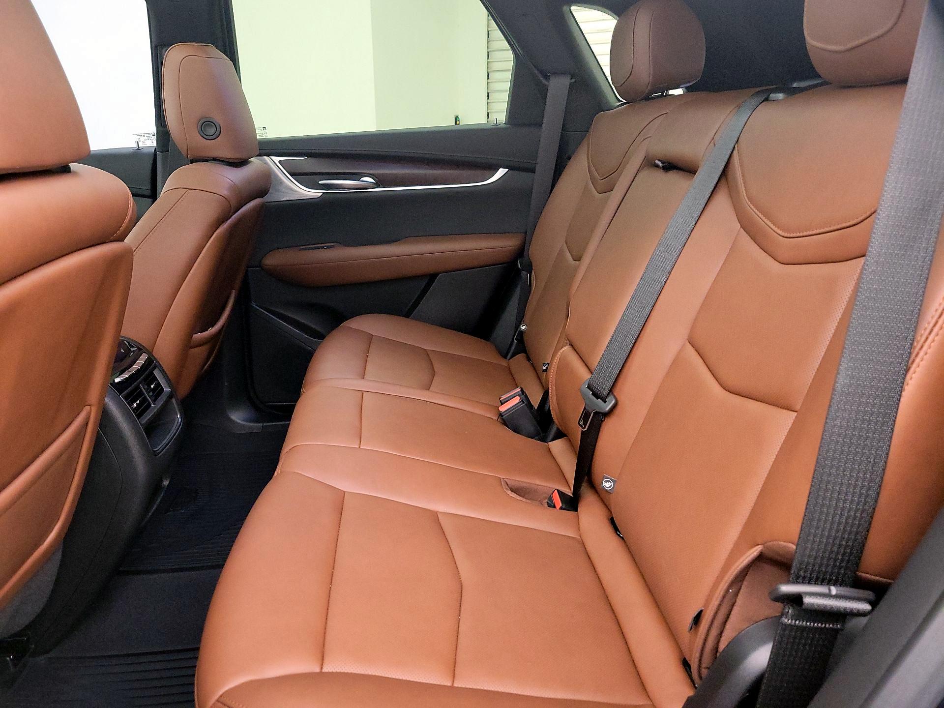Thumbnail: 2023 Cadillac XT5 - 20