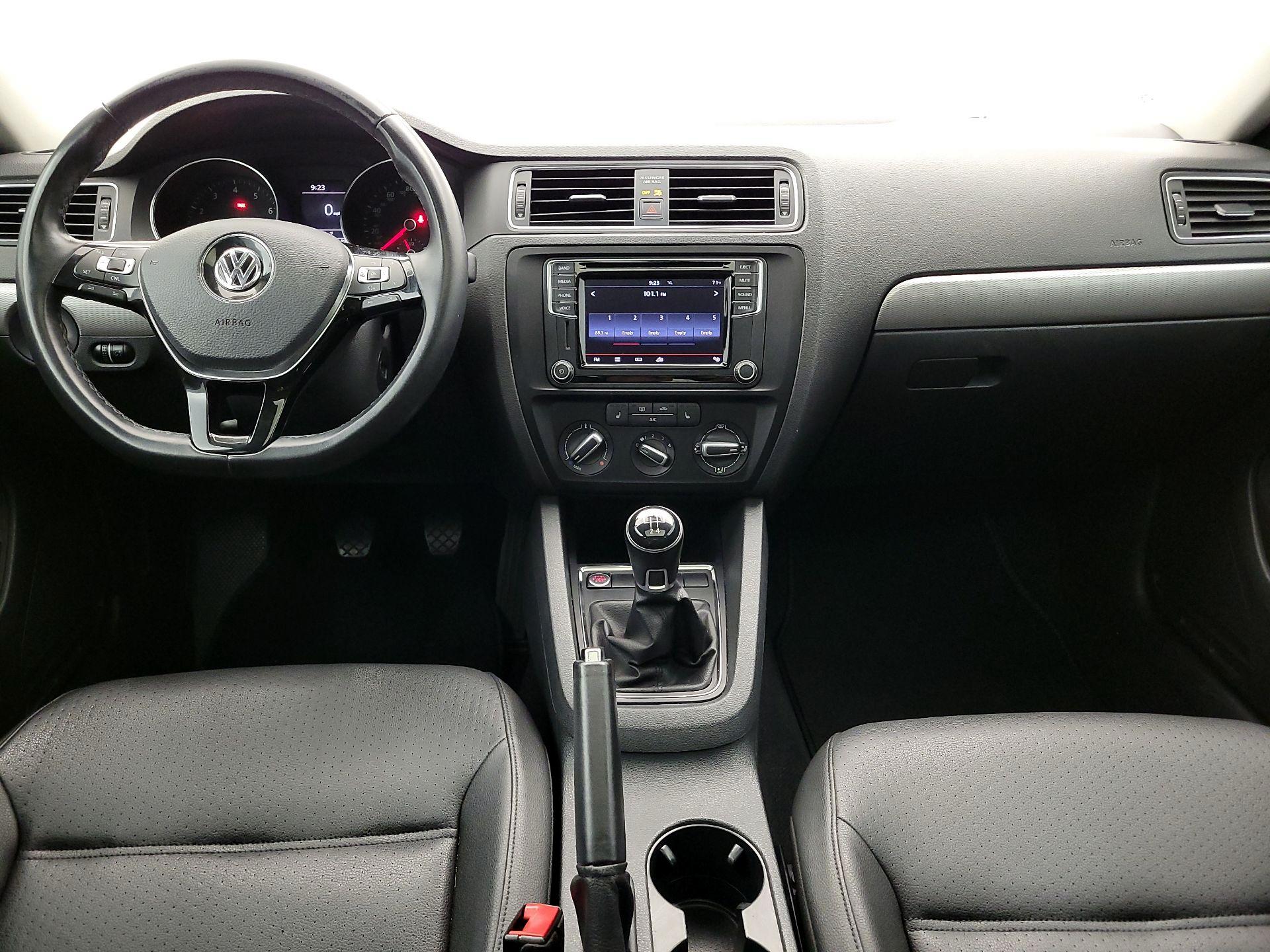 Thumbnail: 2017 Volkswagen Jetta - 9